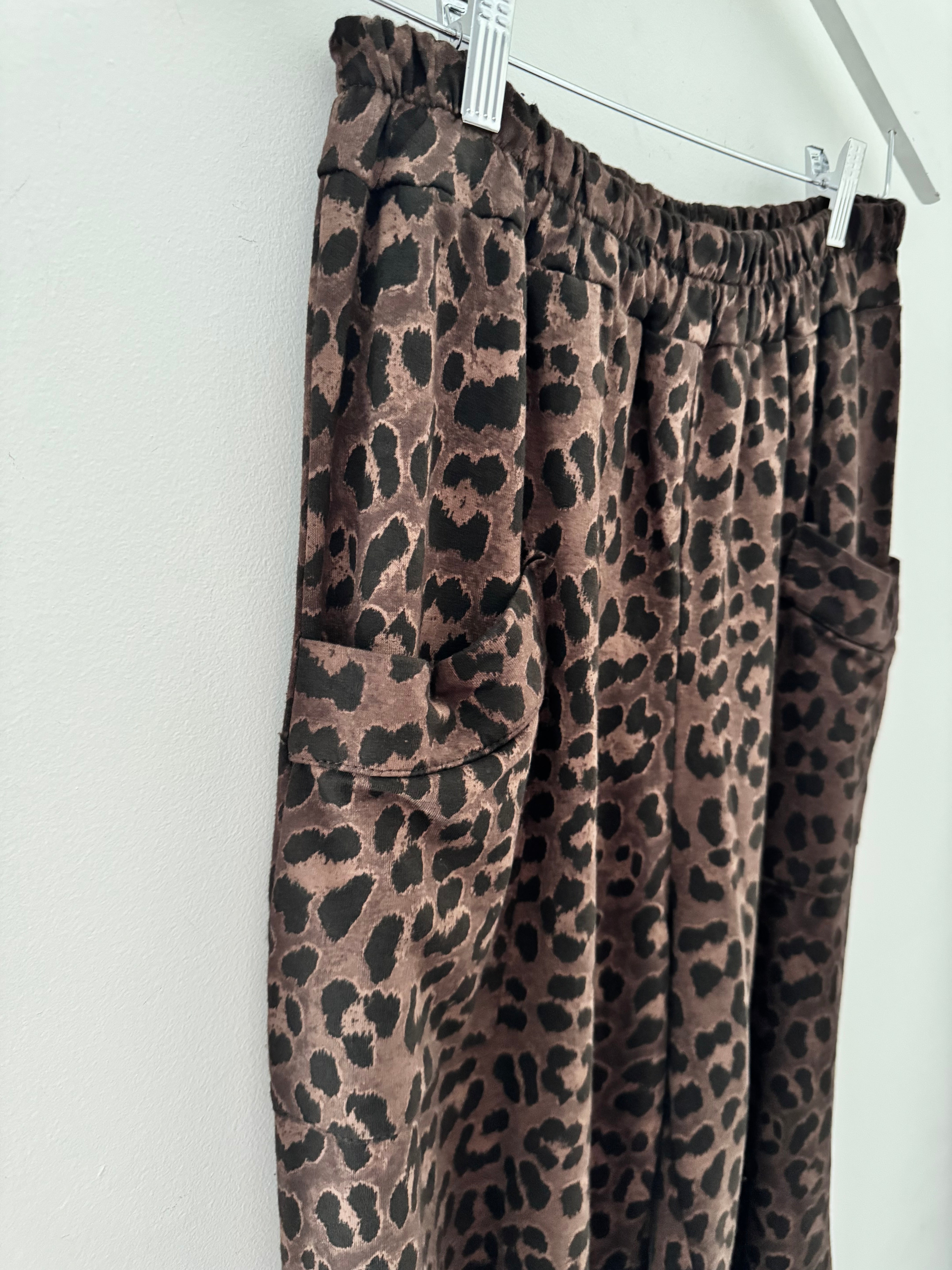 Barrel Stretch Trousers in Cocoa Leopard