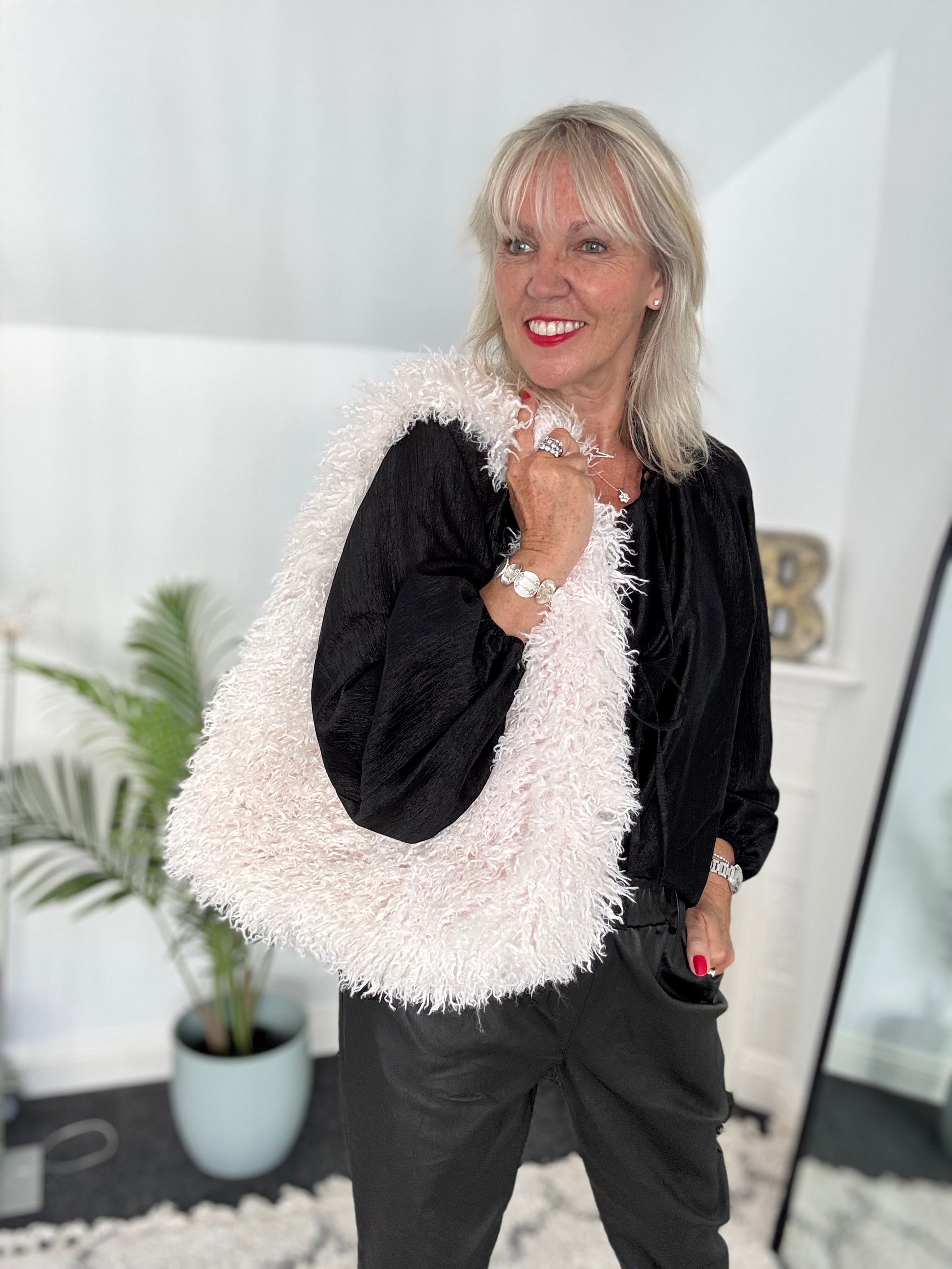Shaggy Faux Fur Bag in Vanilla