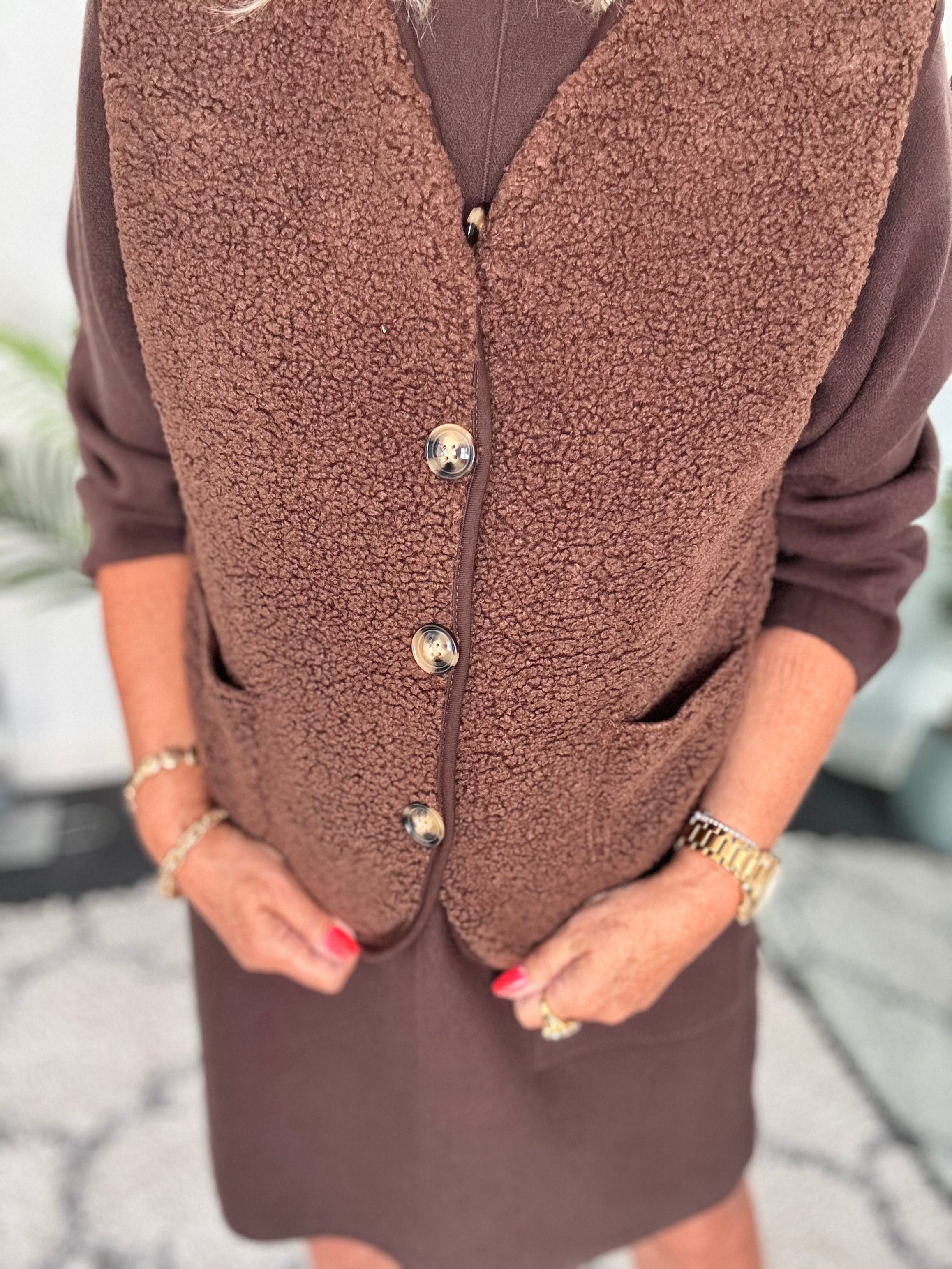 Boucle Gilet in Chocolate