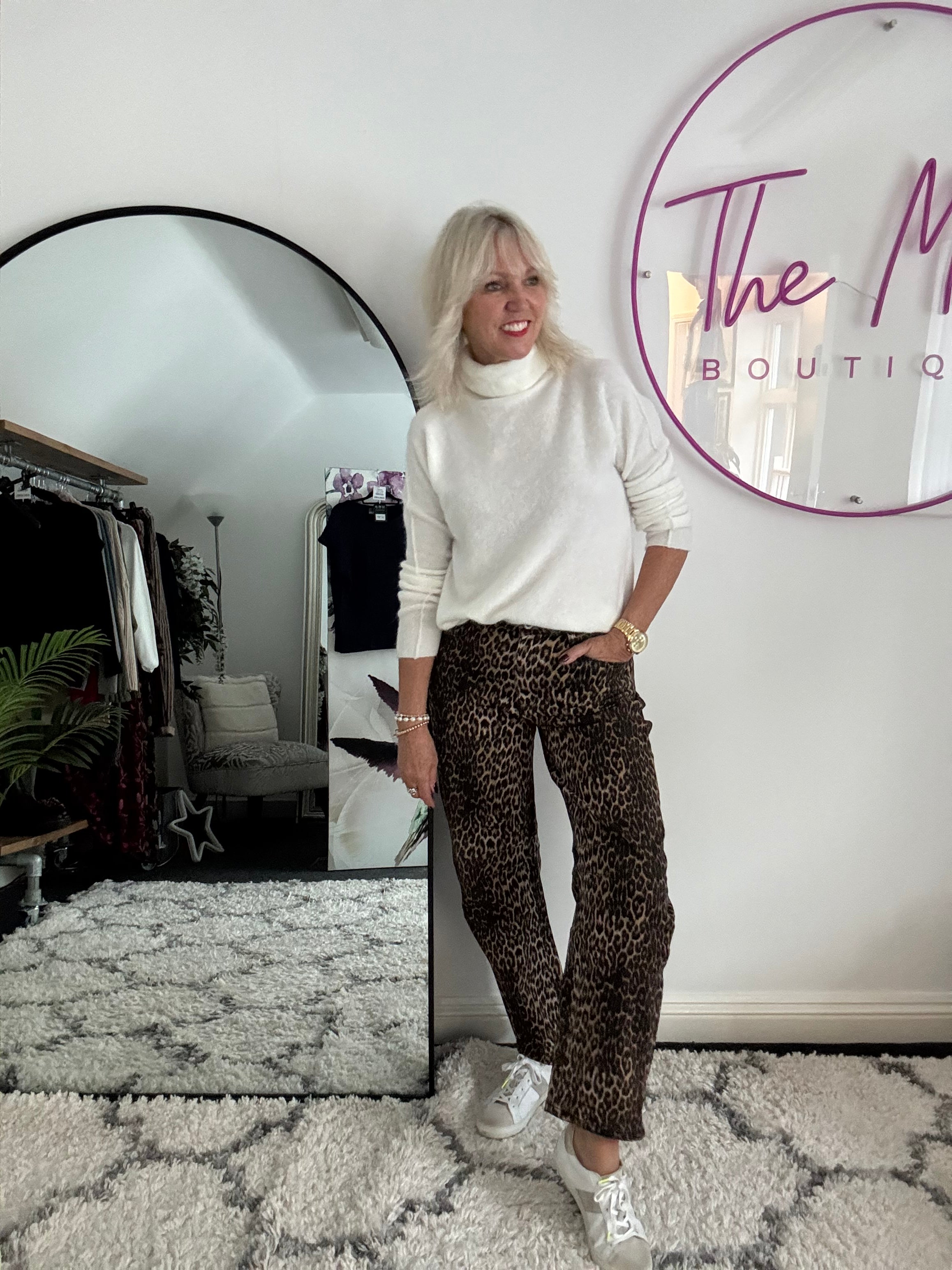 Barrel Leg Jeans in Leopard