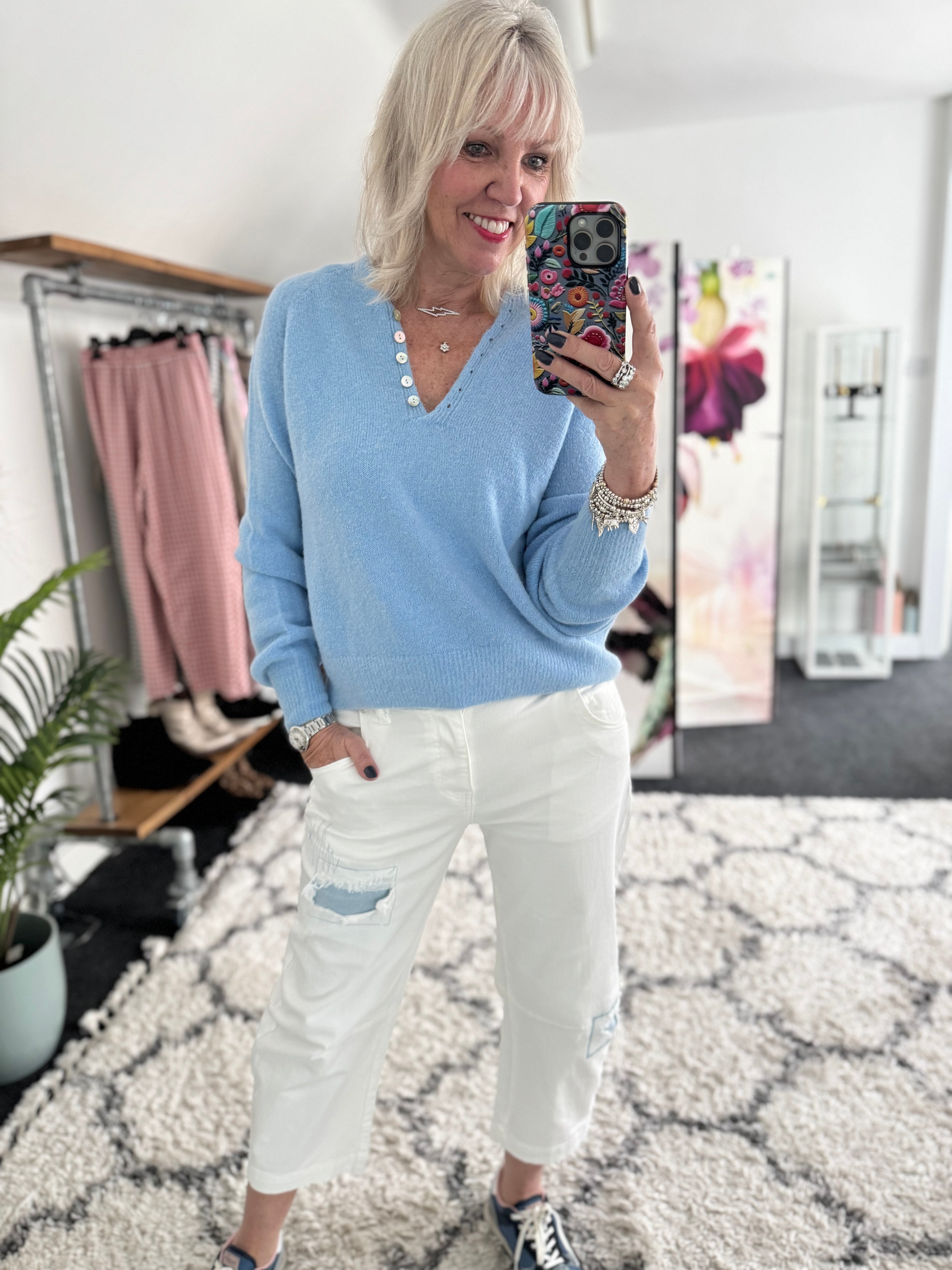 Patched Barrel Leg Jeans in White