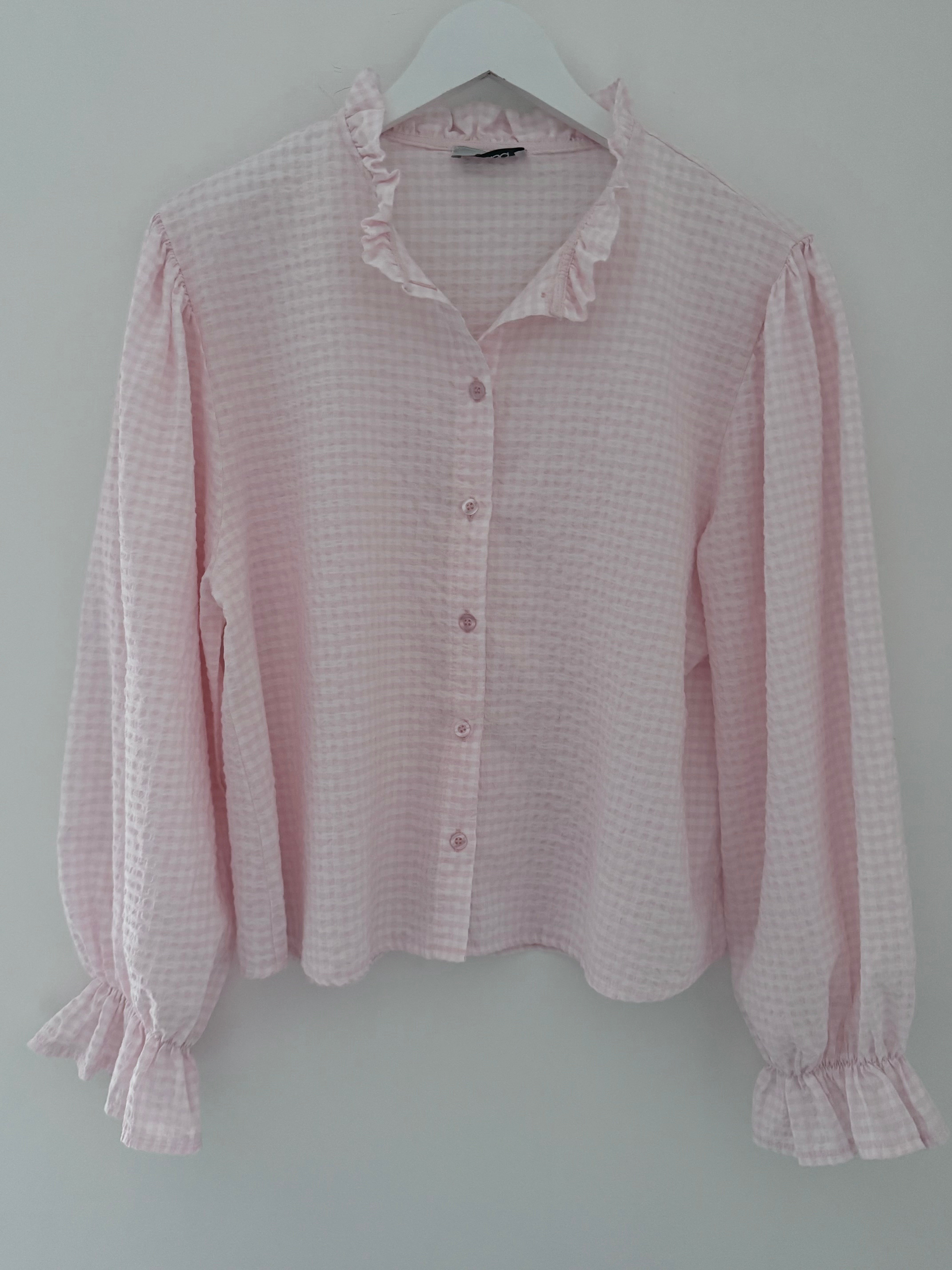 Gingham Seersucker Buttoned Shirt in Pink
