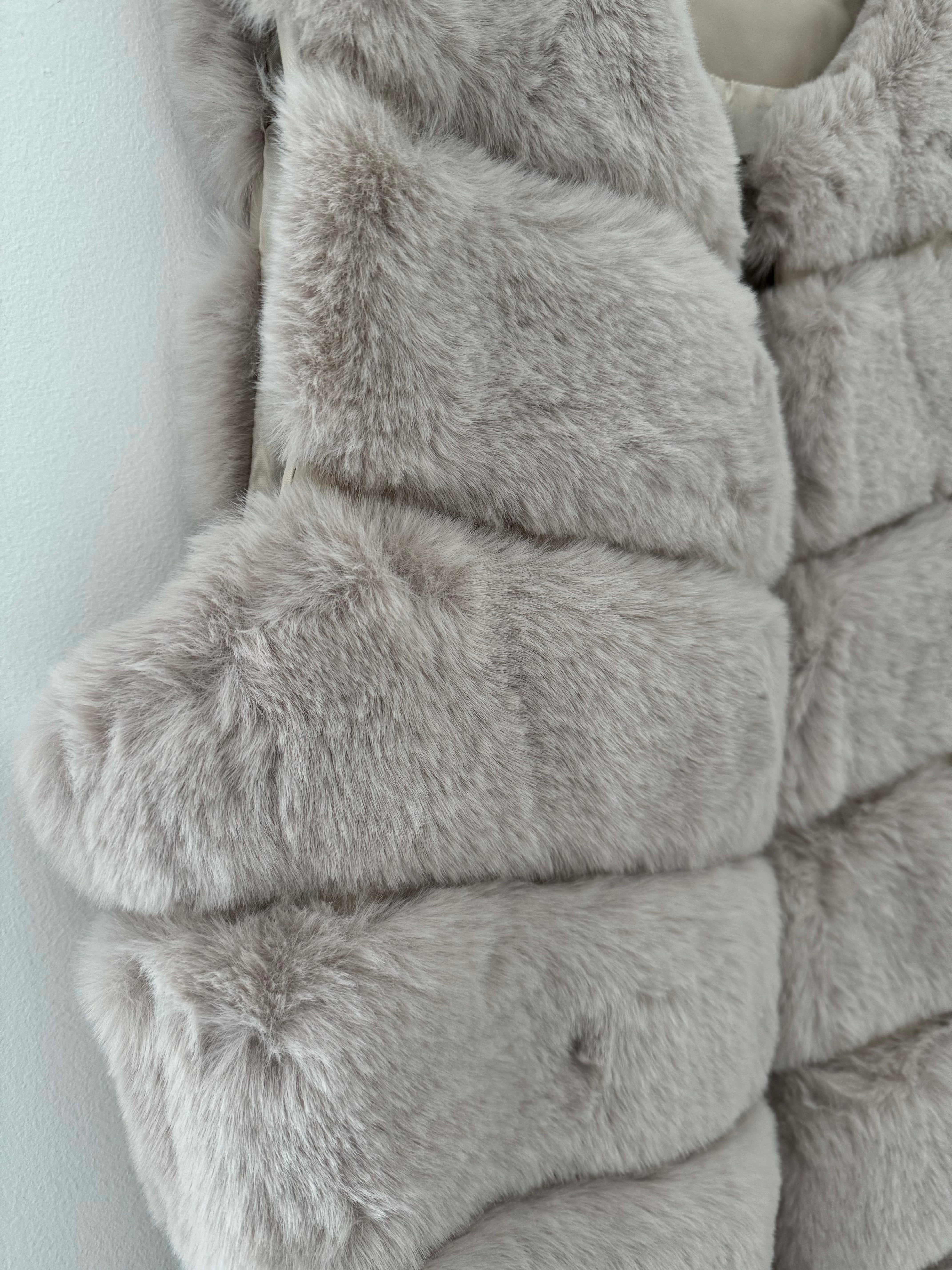 Luxe Puffed Fur Gilet in Pale Caramel