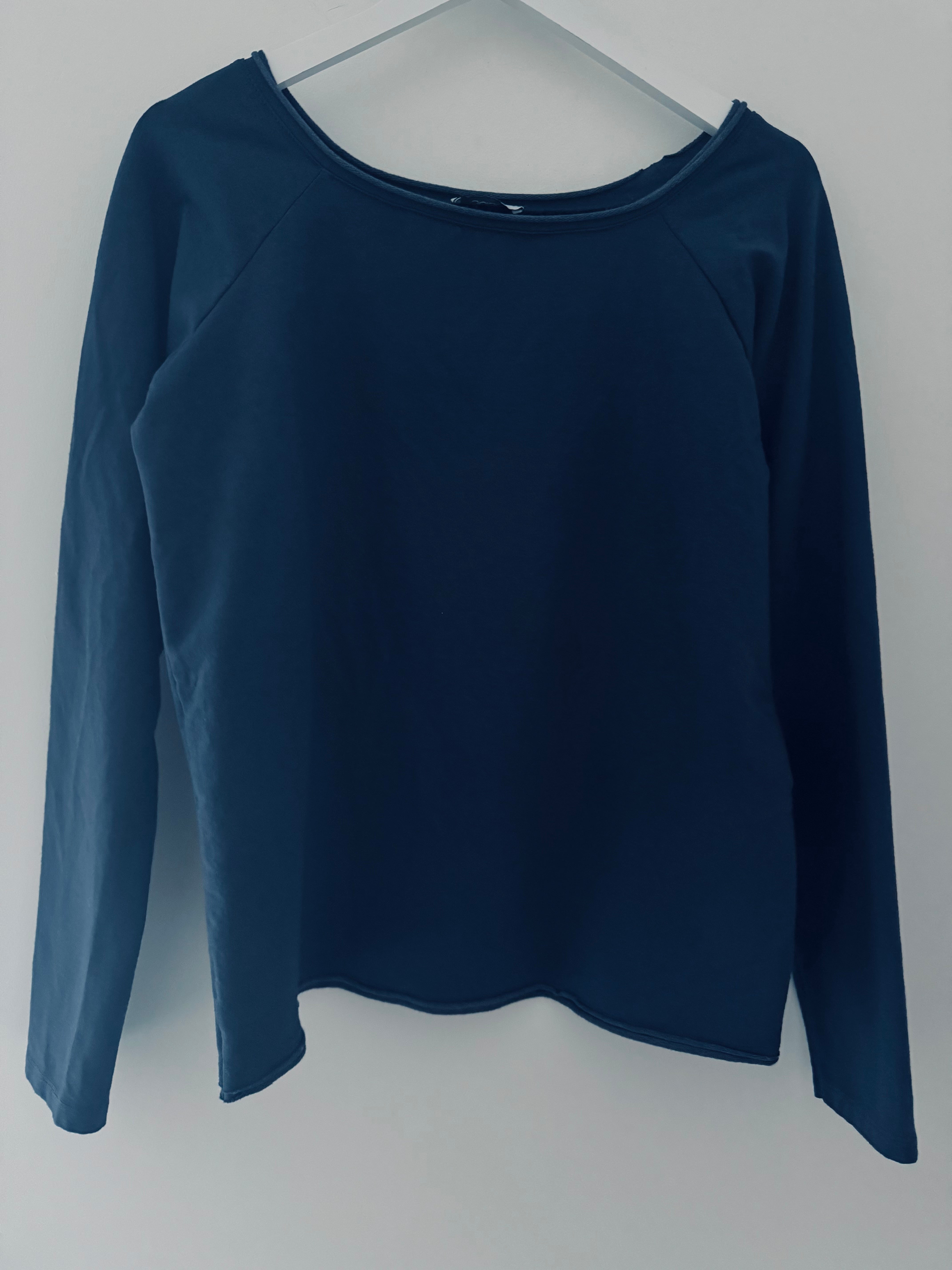 Raglan Roll Edge Sweatshirt in Navy