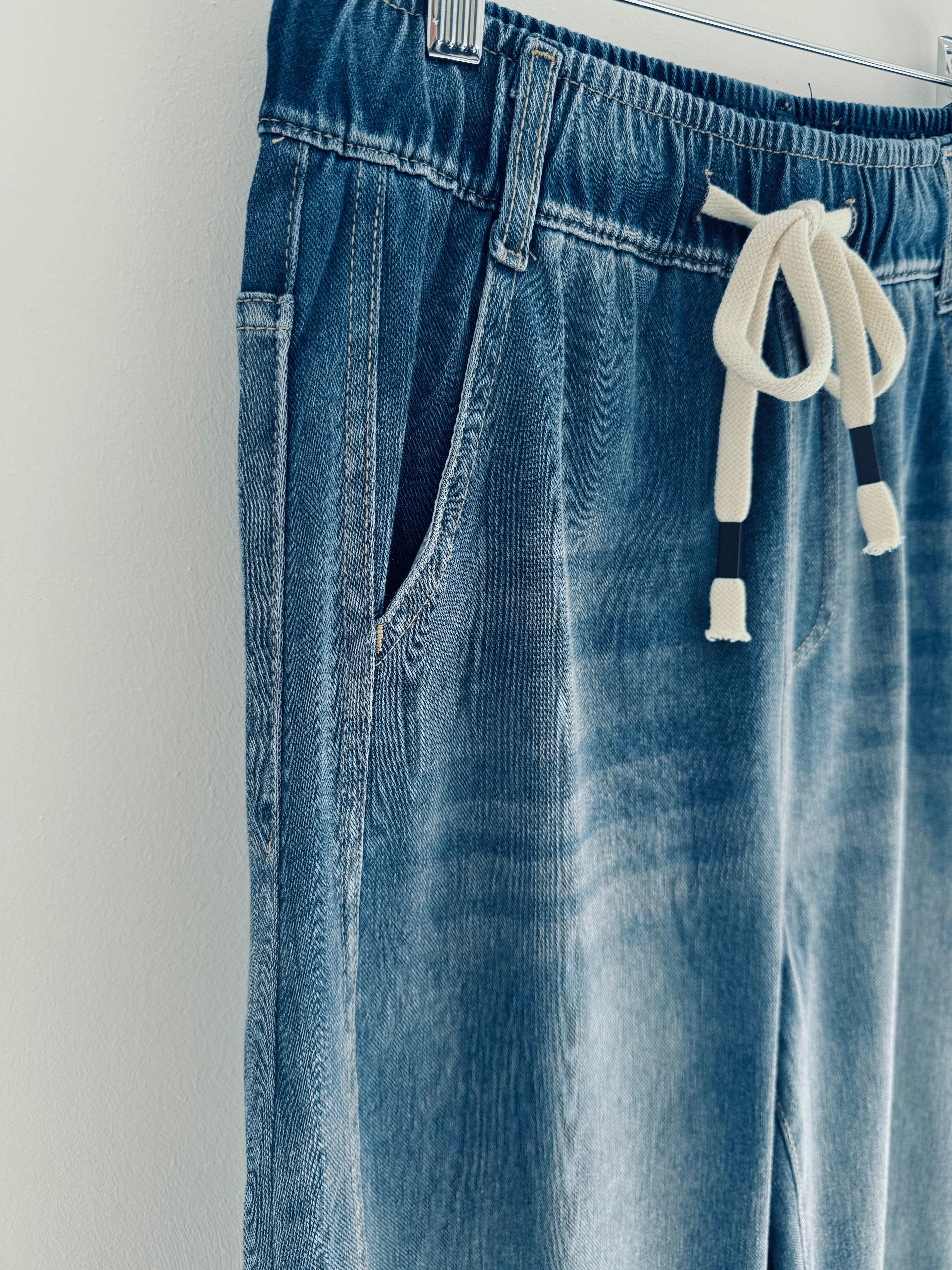 Stretch Barrel Leg Joggers in Mid Denim