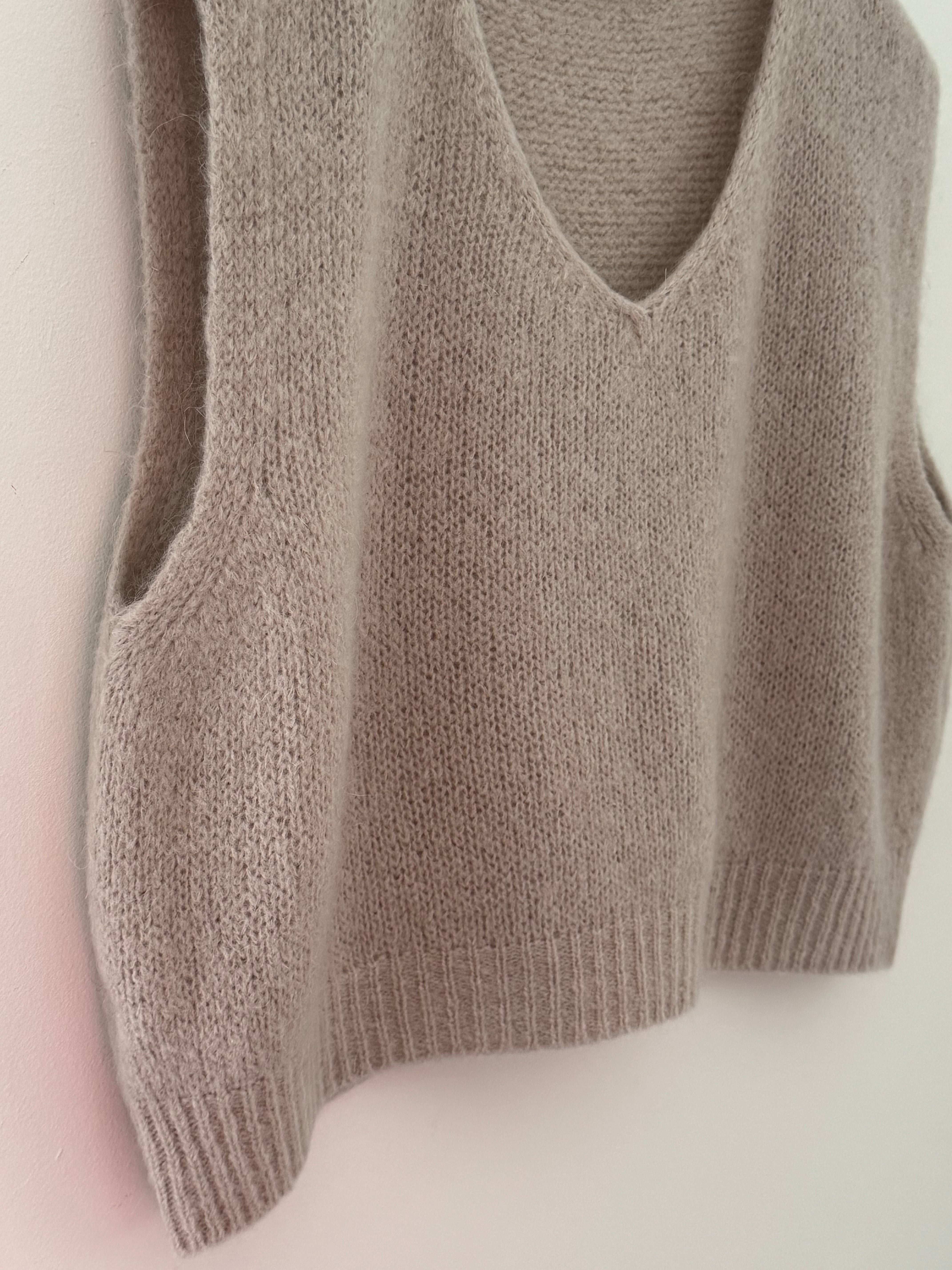 Neat Mohair Tank in Stone