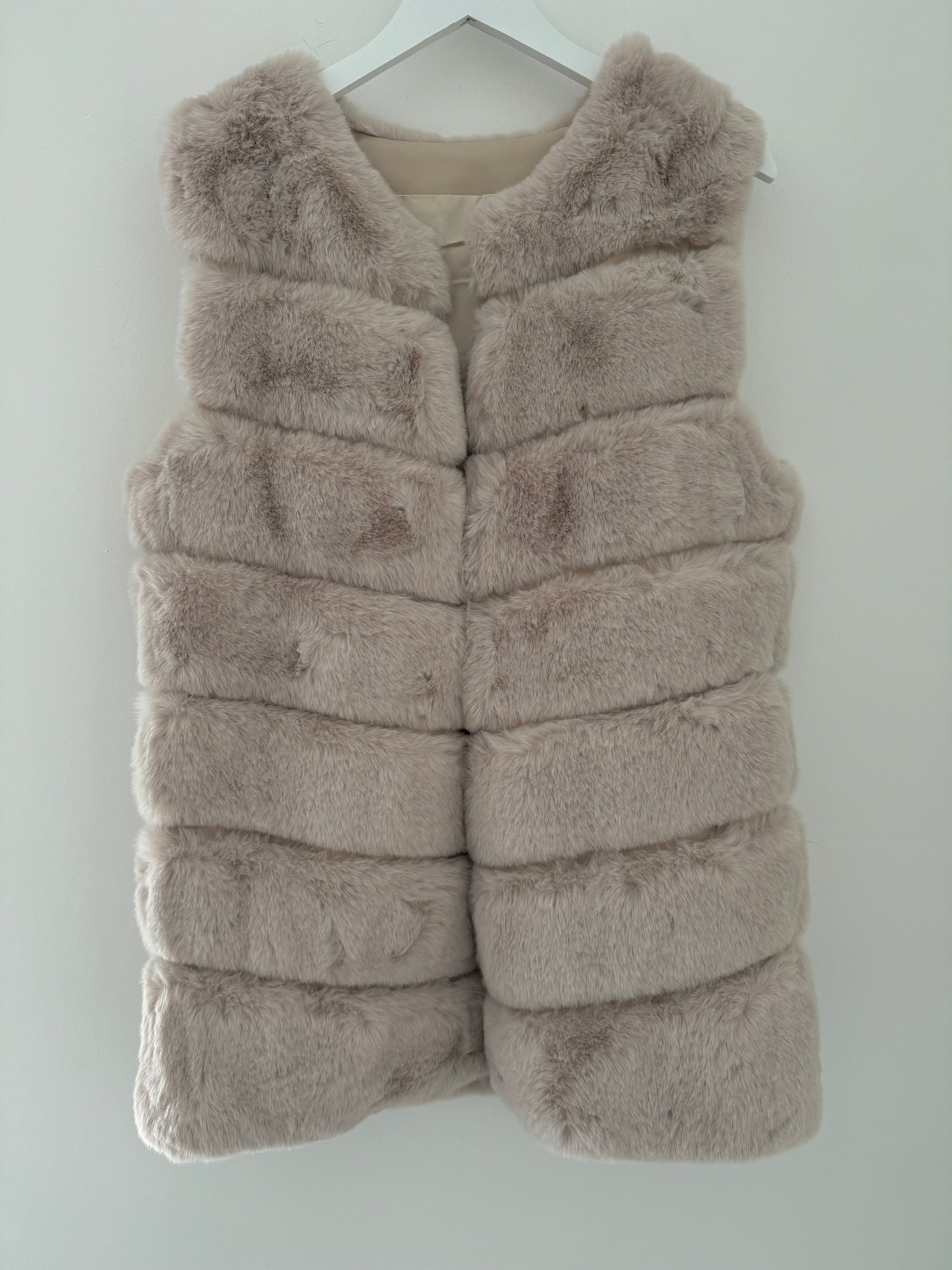 Luxe Puffed Fur Gilet in Pale Caramel