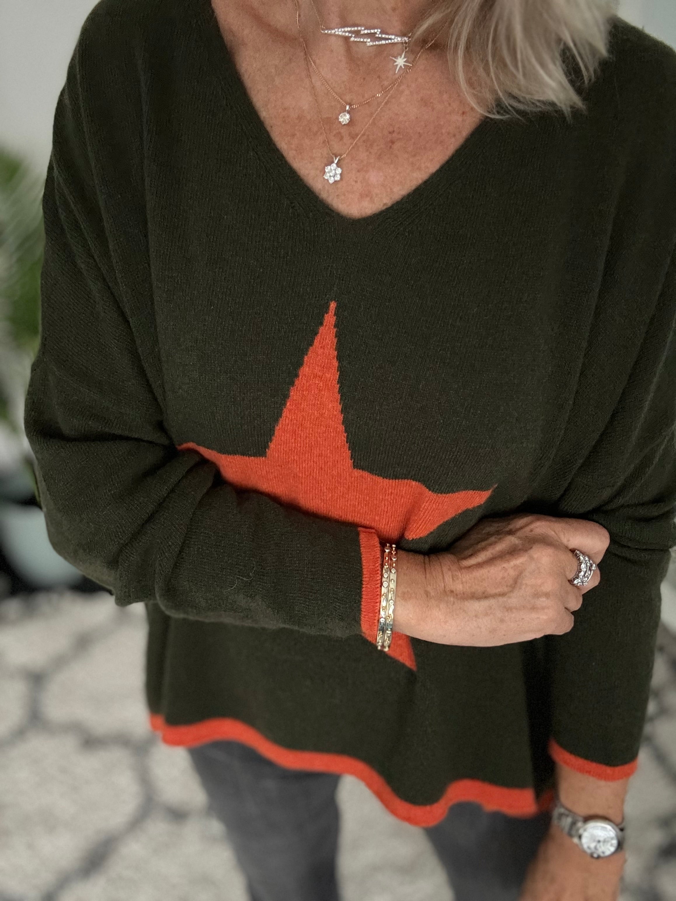 Star Cashmere V Neck Jumper in Khaki & Orange