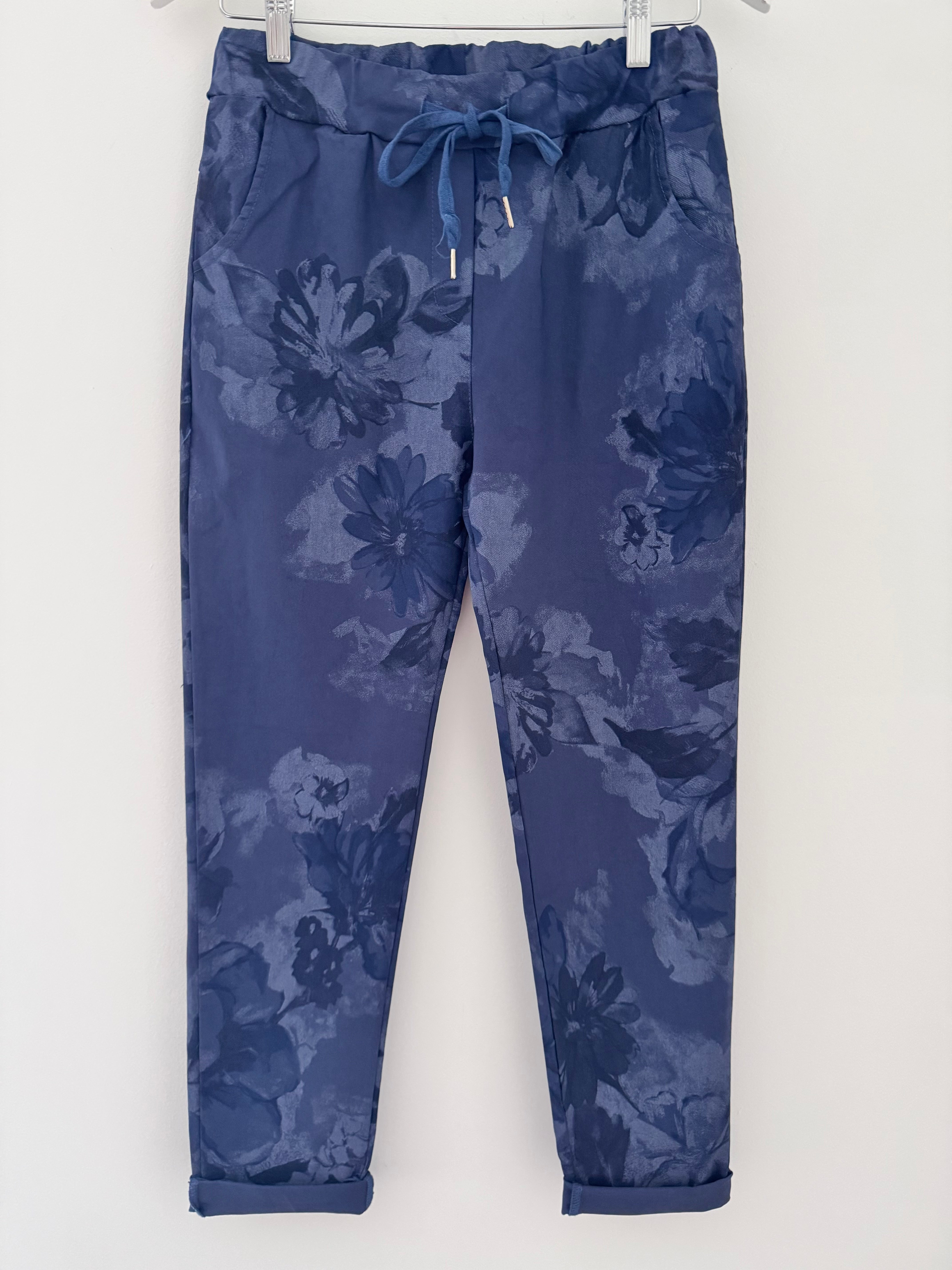 Super Stretch Floral Print Joggers in Navy
