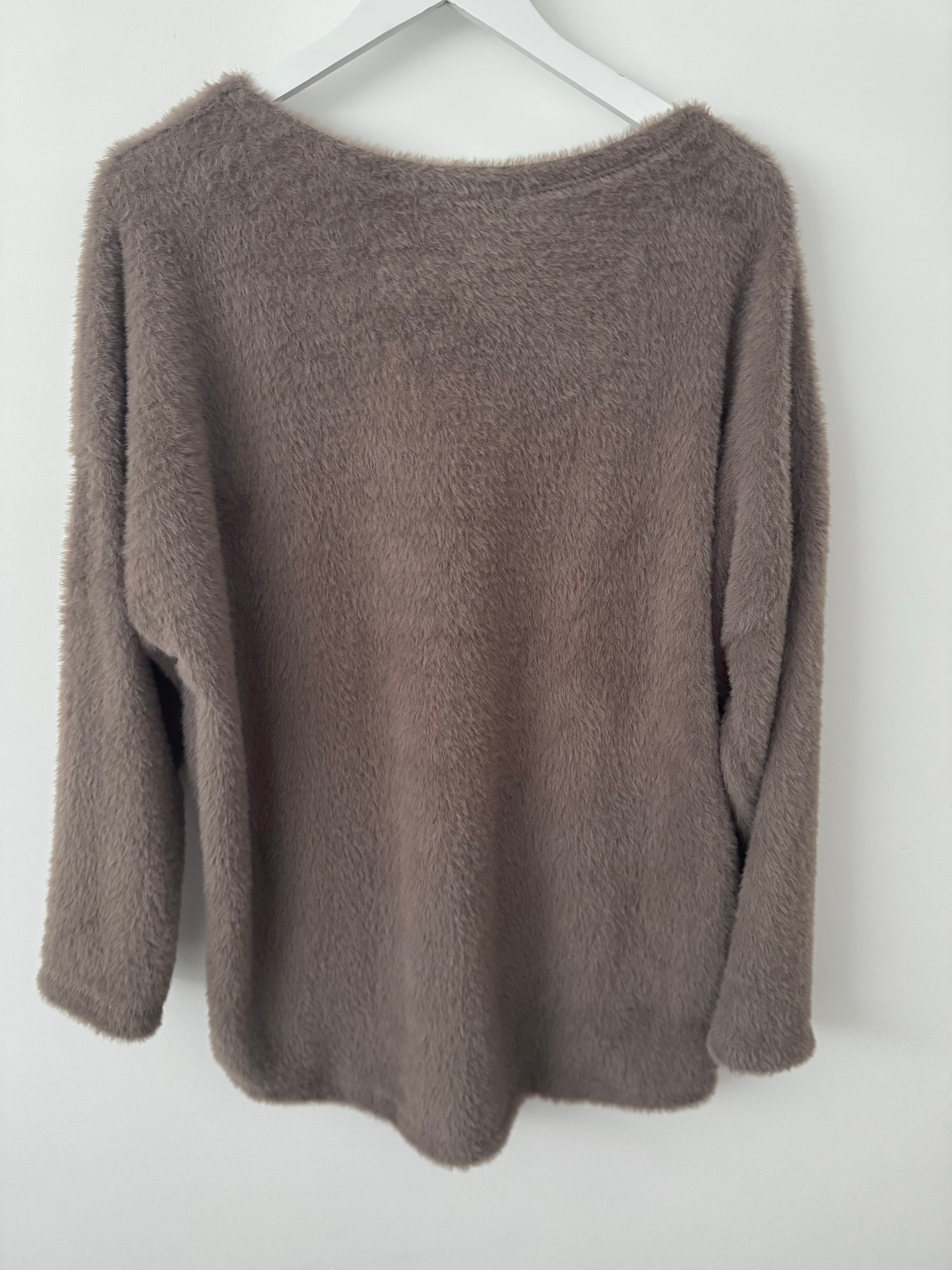 Oversized Fluffy Jumper in Mocha
