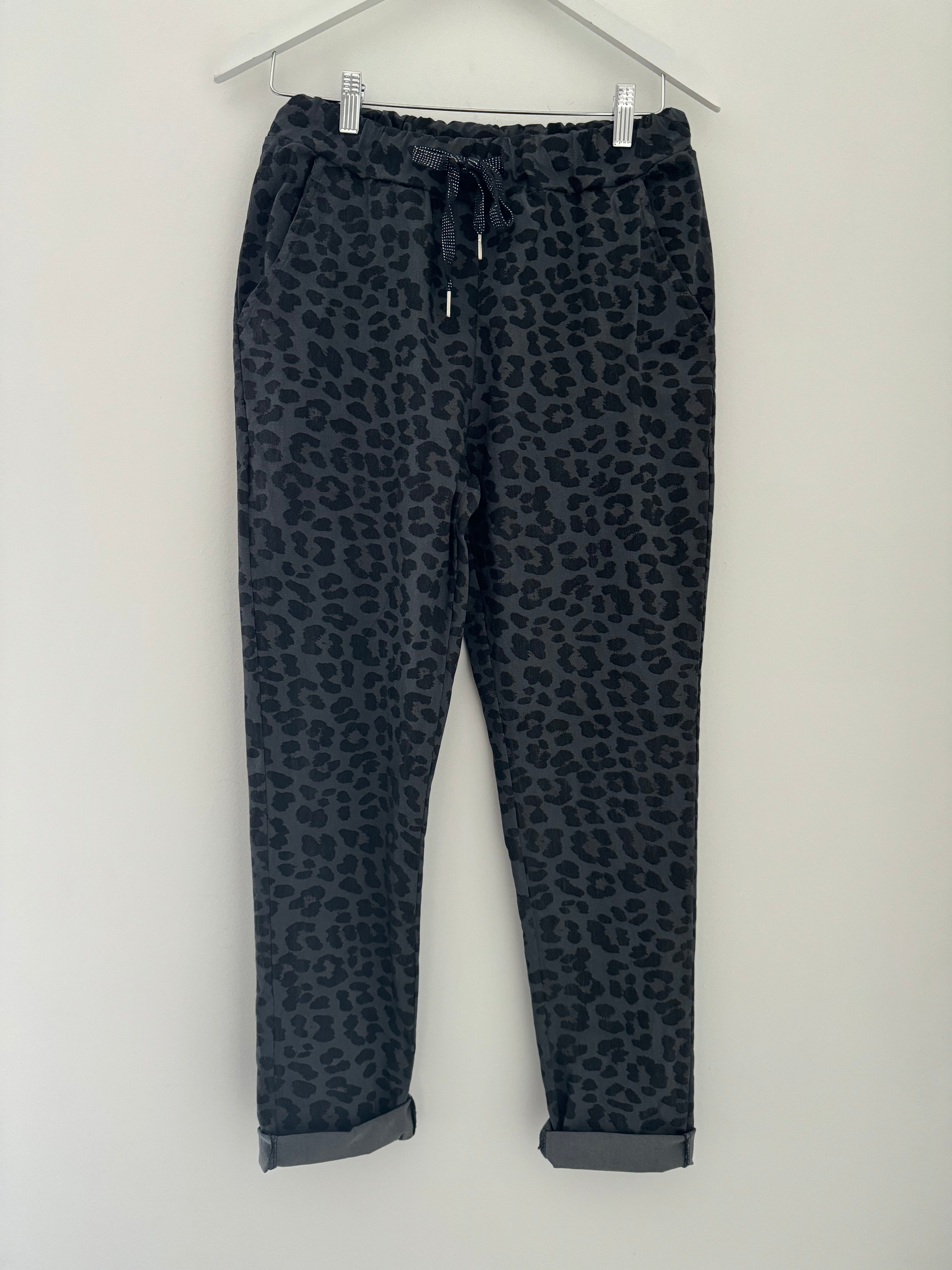 Super Stretch Joggers in Dark Grey Leopard