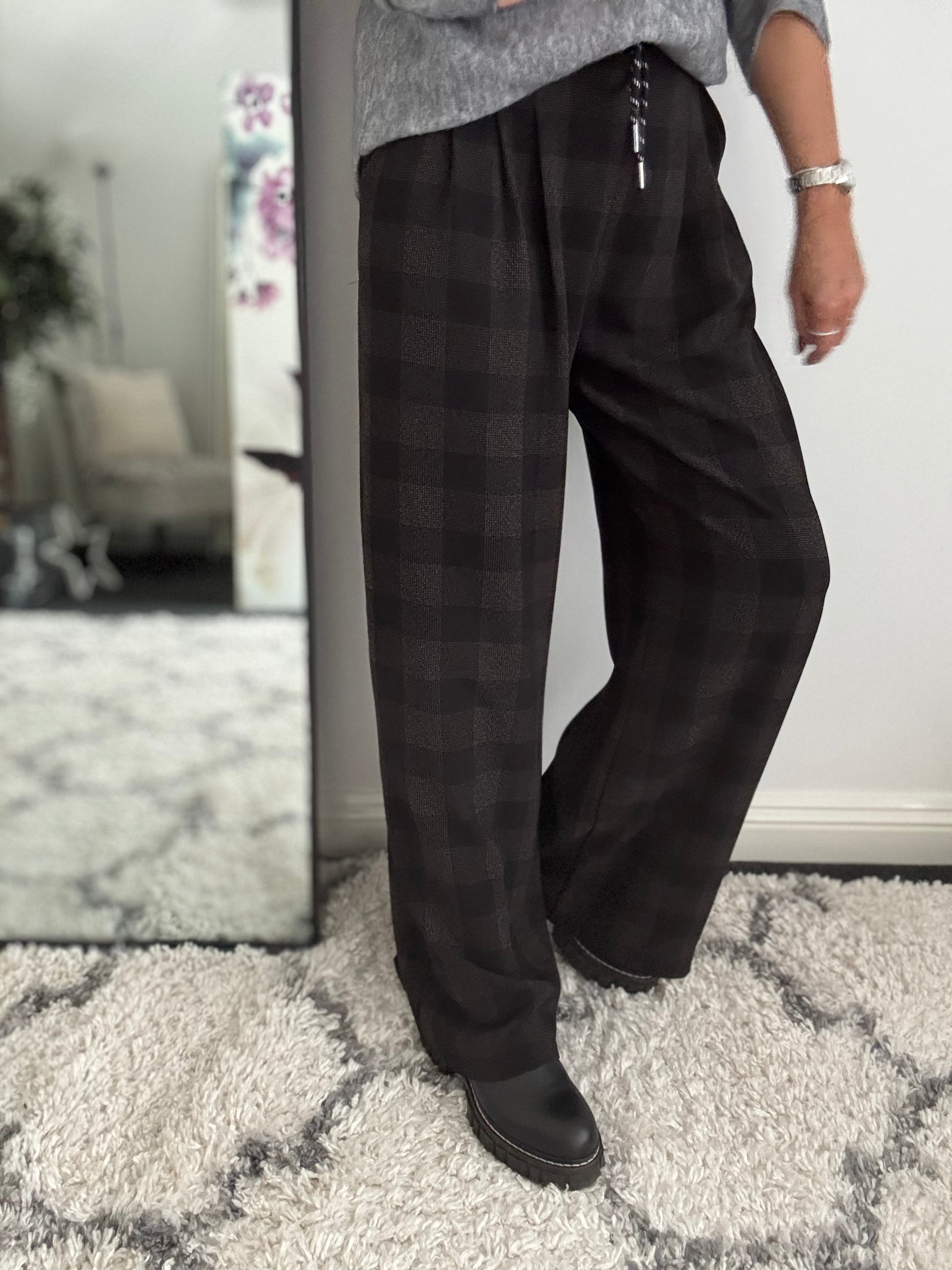 Designer Check Trousers in Black & Tan