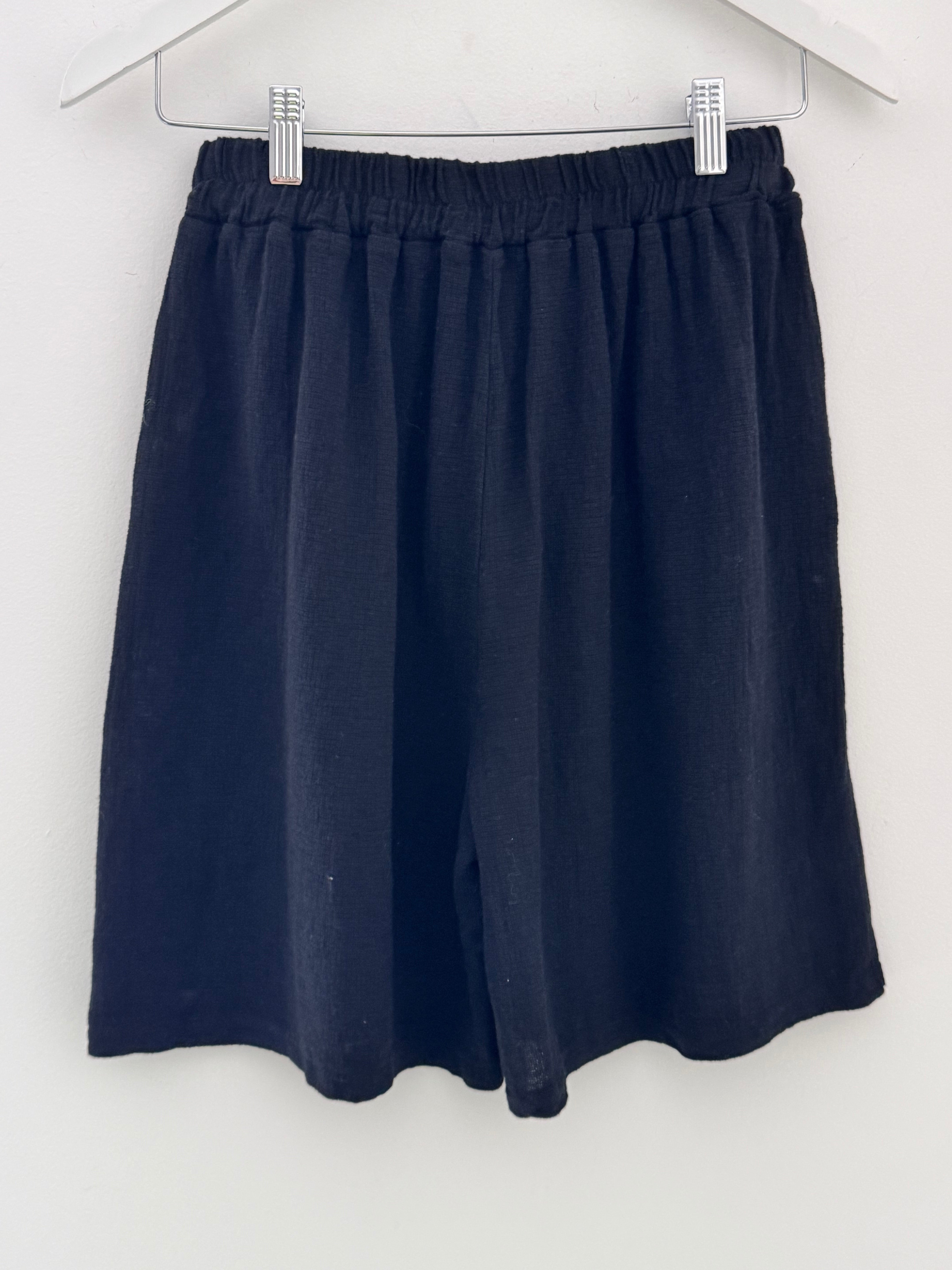 Linen & Cotton Shorts in Black