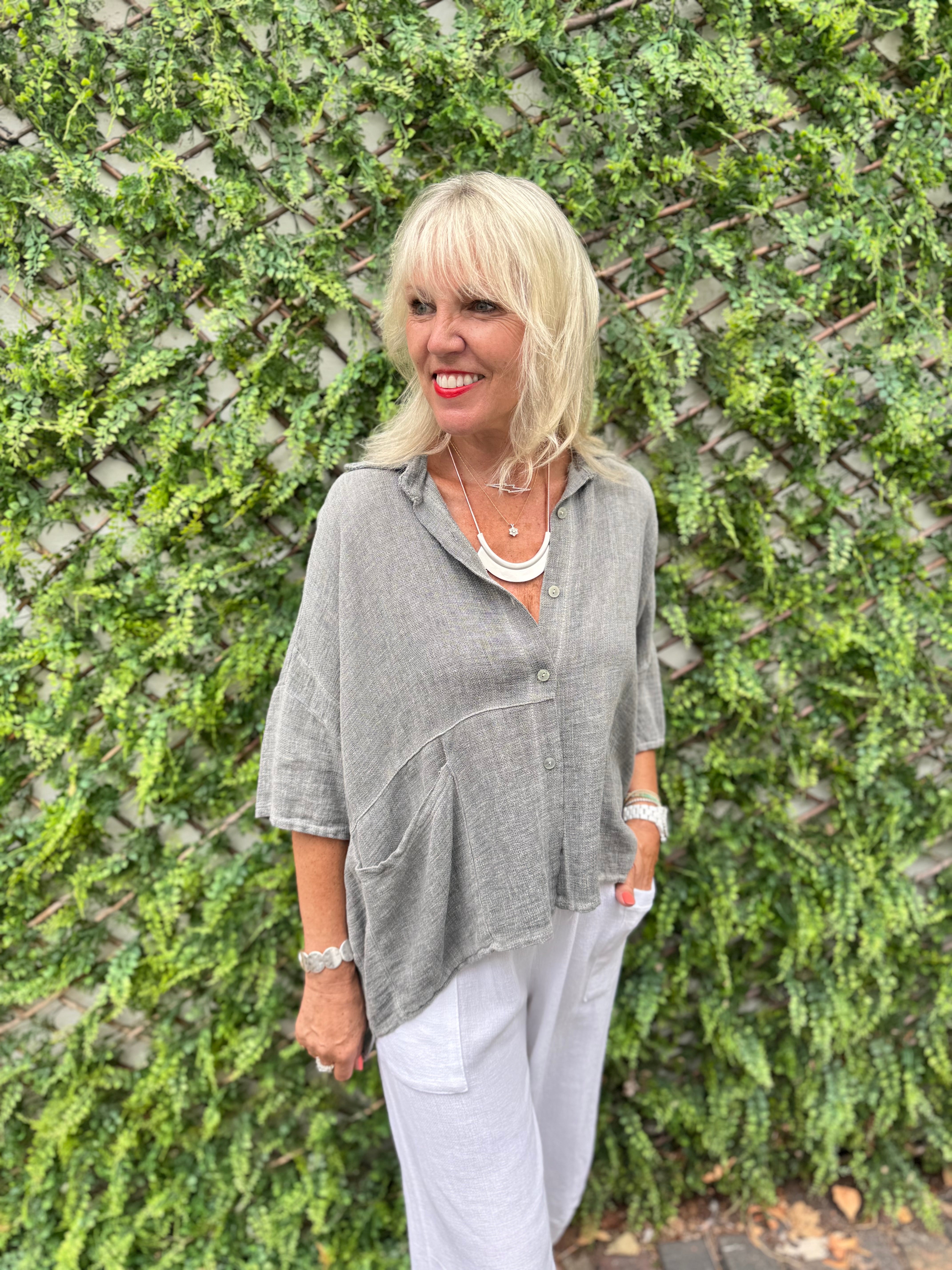 Linen & Cotton Buttoned Shirt in Soft Grey