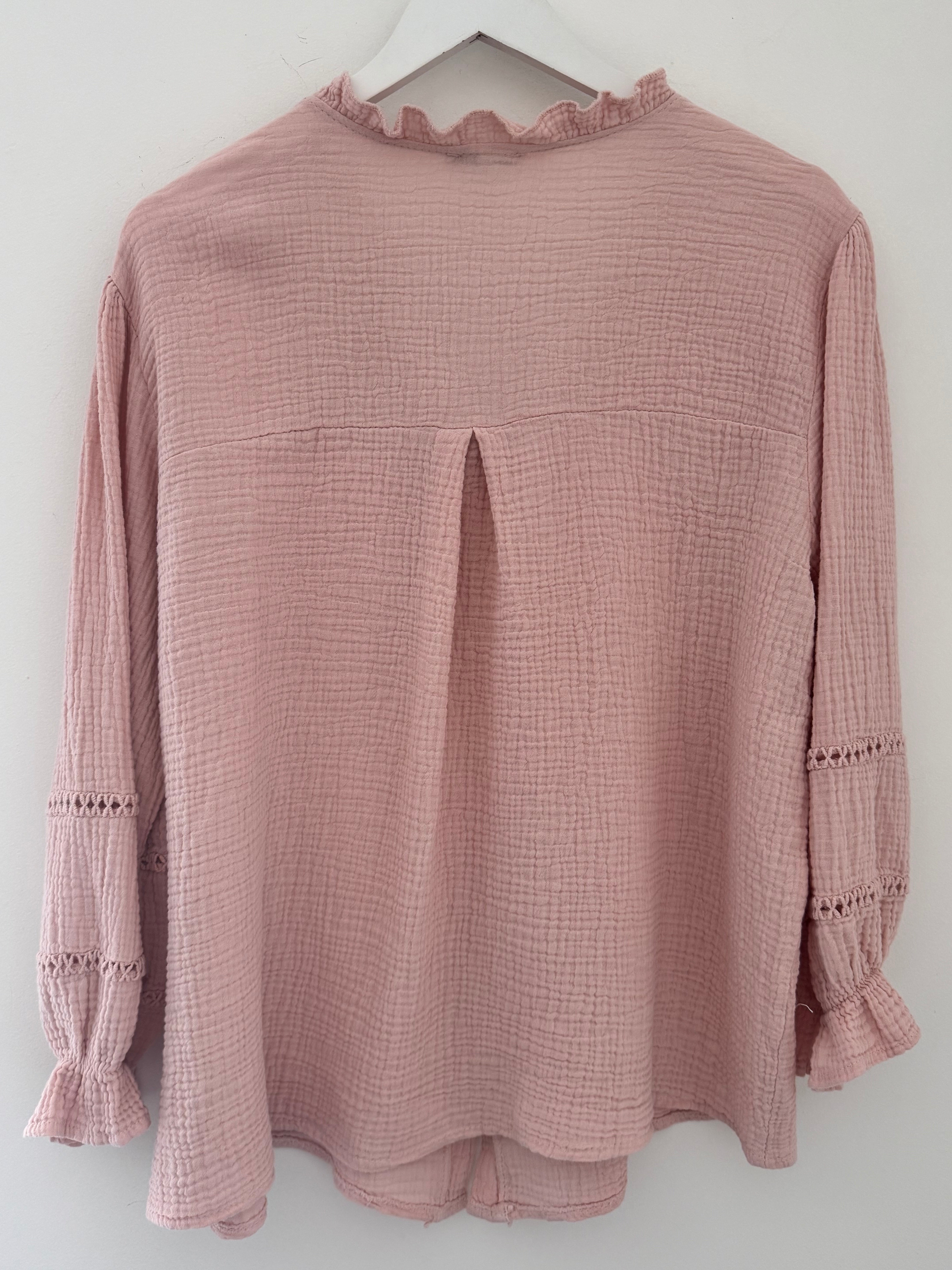 Detailed Cheesecloth Shirt in Soft Pink