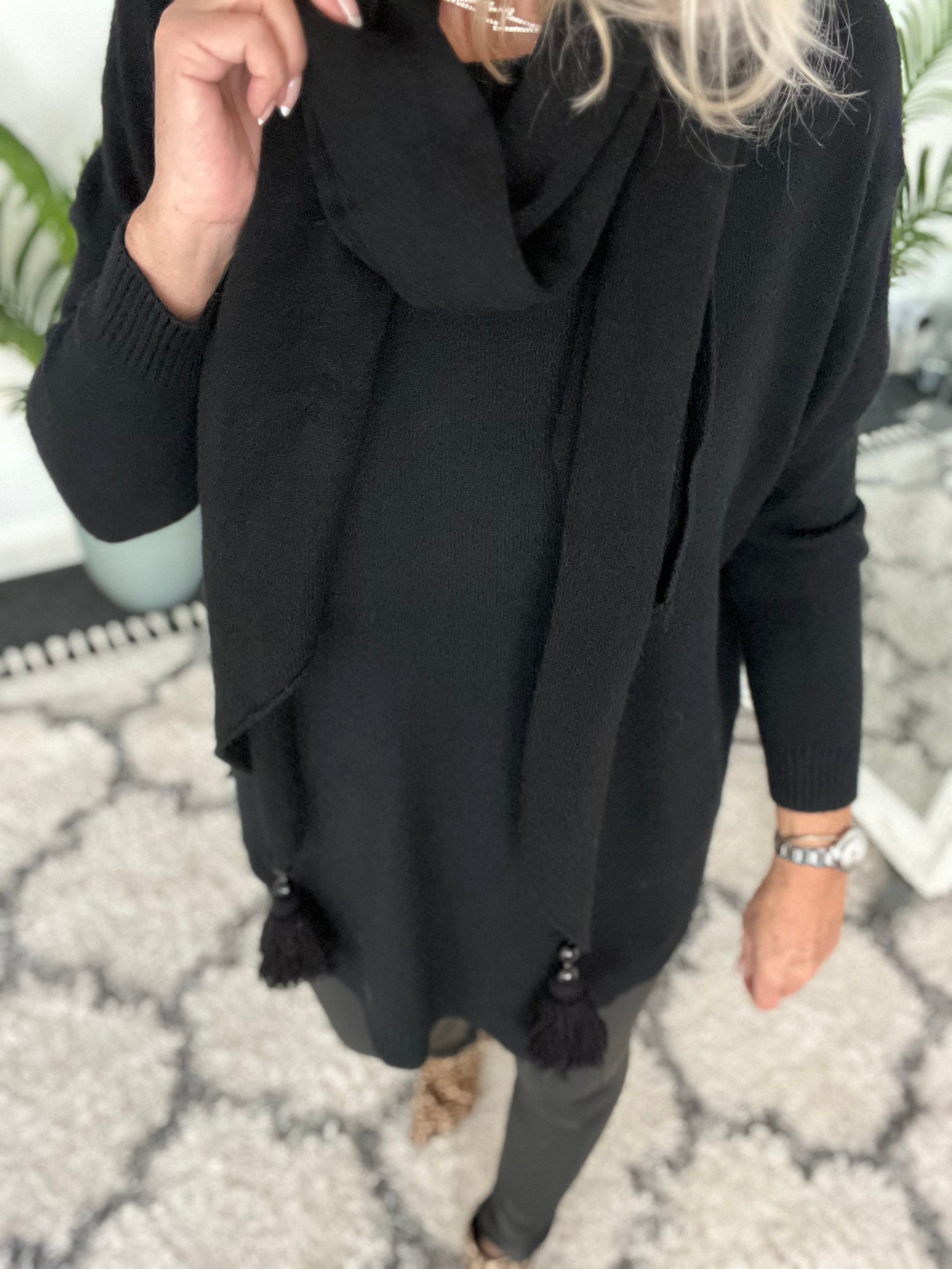 Pocket Knit with Scarf in Black