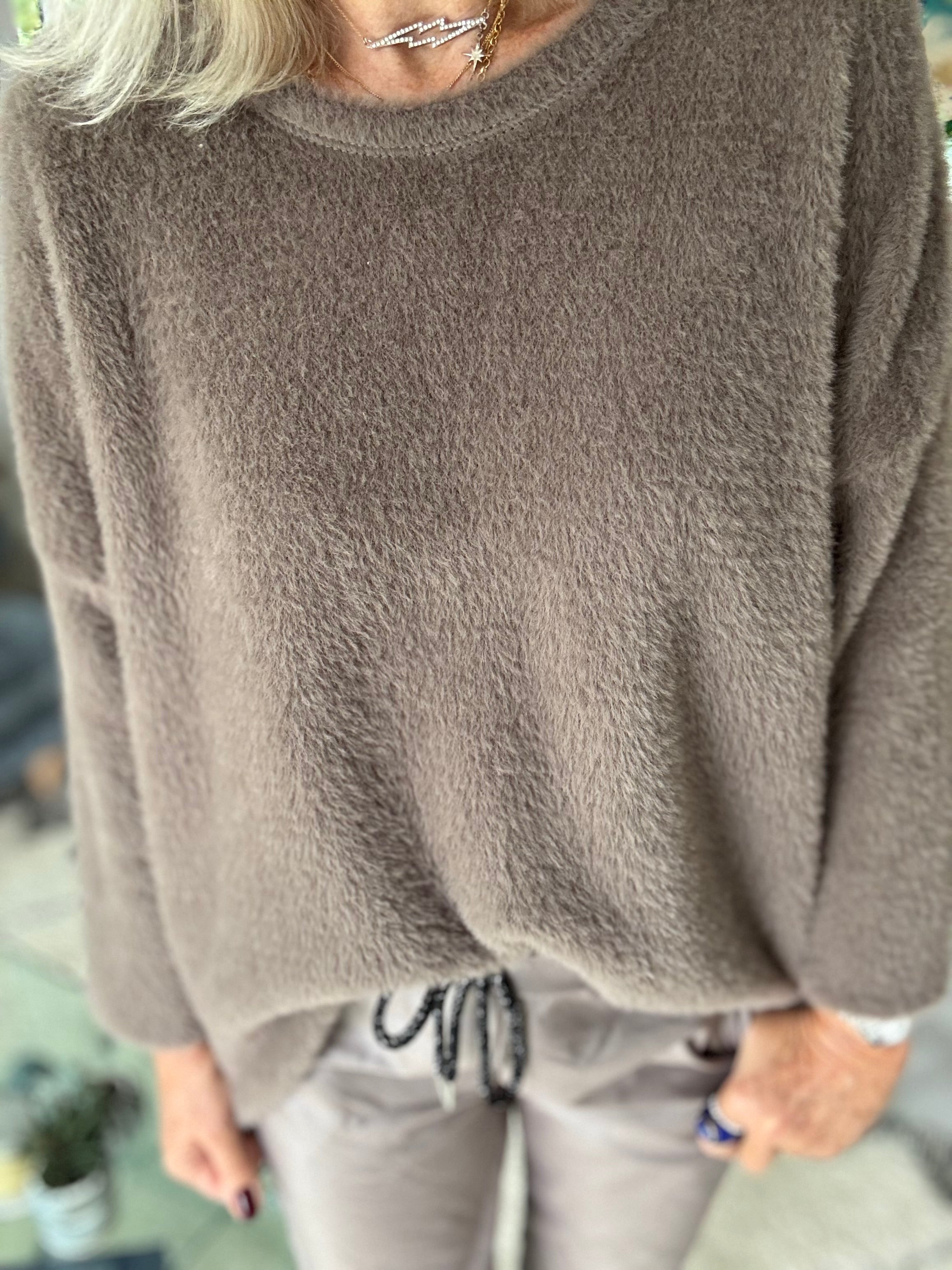 Oversized Fluffy Jumper in Mocha