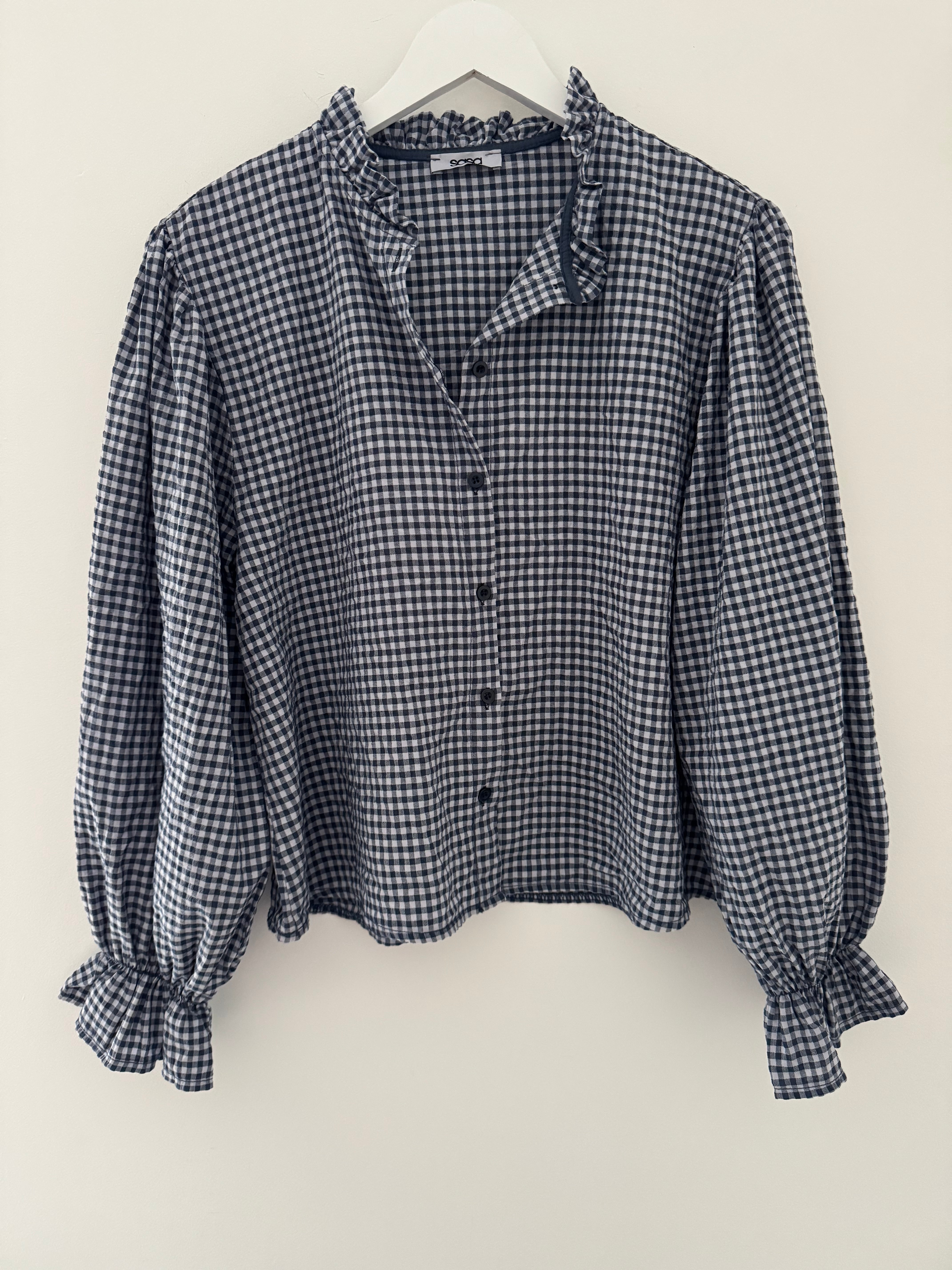 Gingham Seersucker Buttoned Shirt in Navy