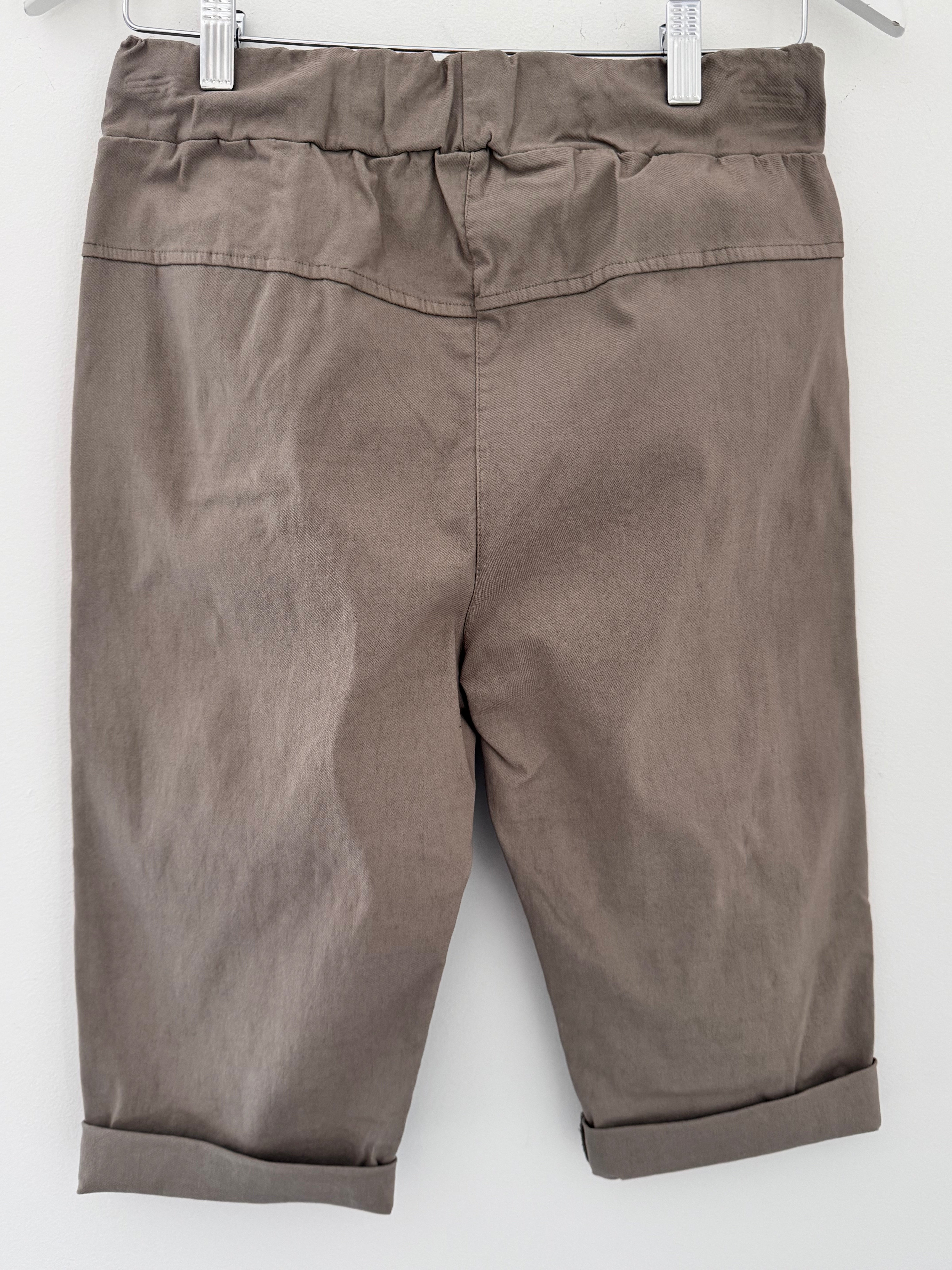 Super Stretch Capri Shorts in Mocha