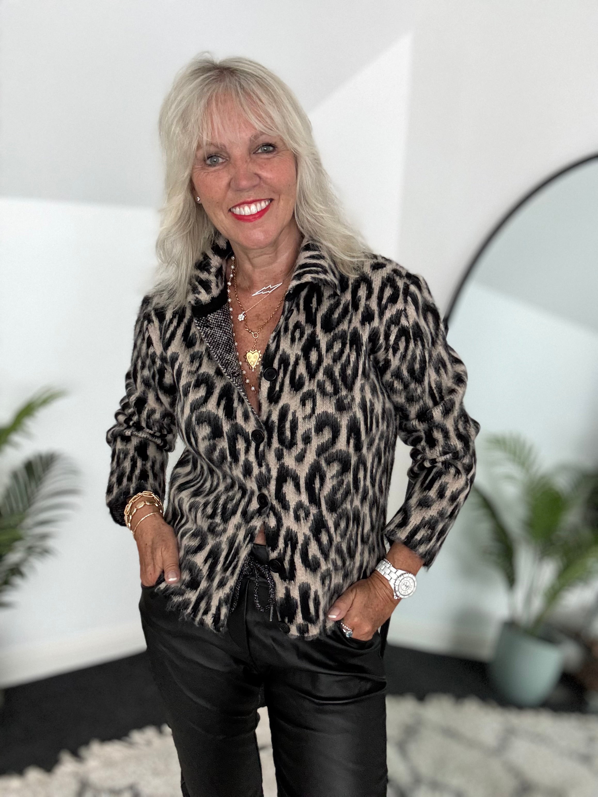 Soft & Hazy Buttoned Cardi in Leopard