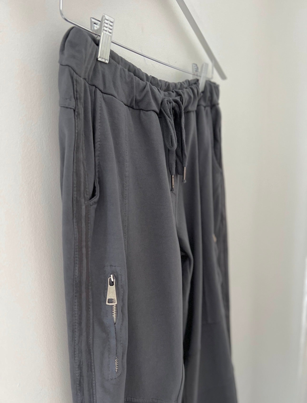 Jersey Stretch Joggers in Grey