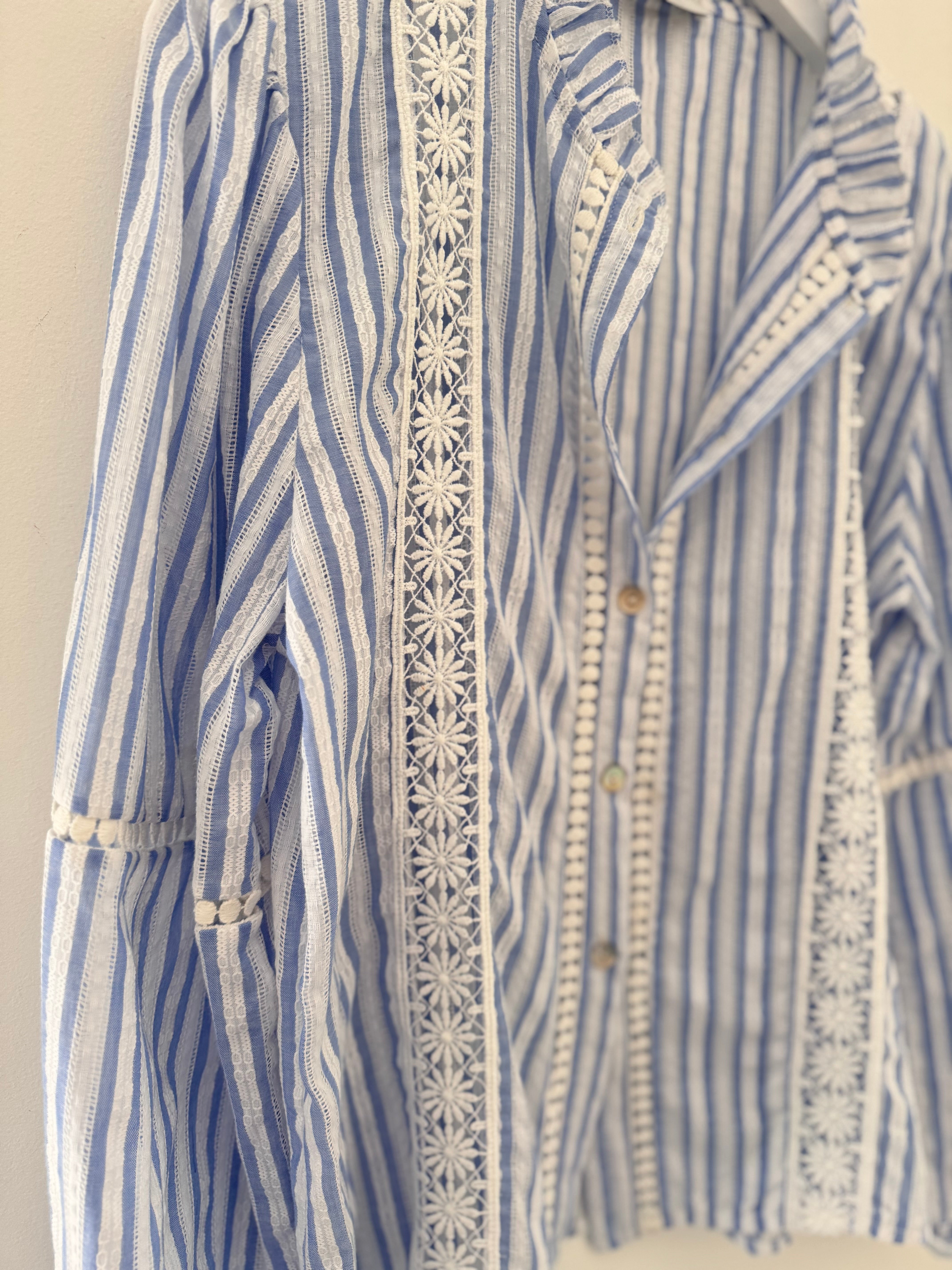 Cotton & Lace Shirt in Blue & White