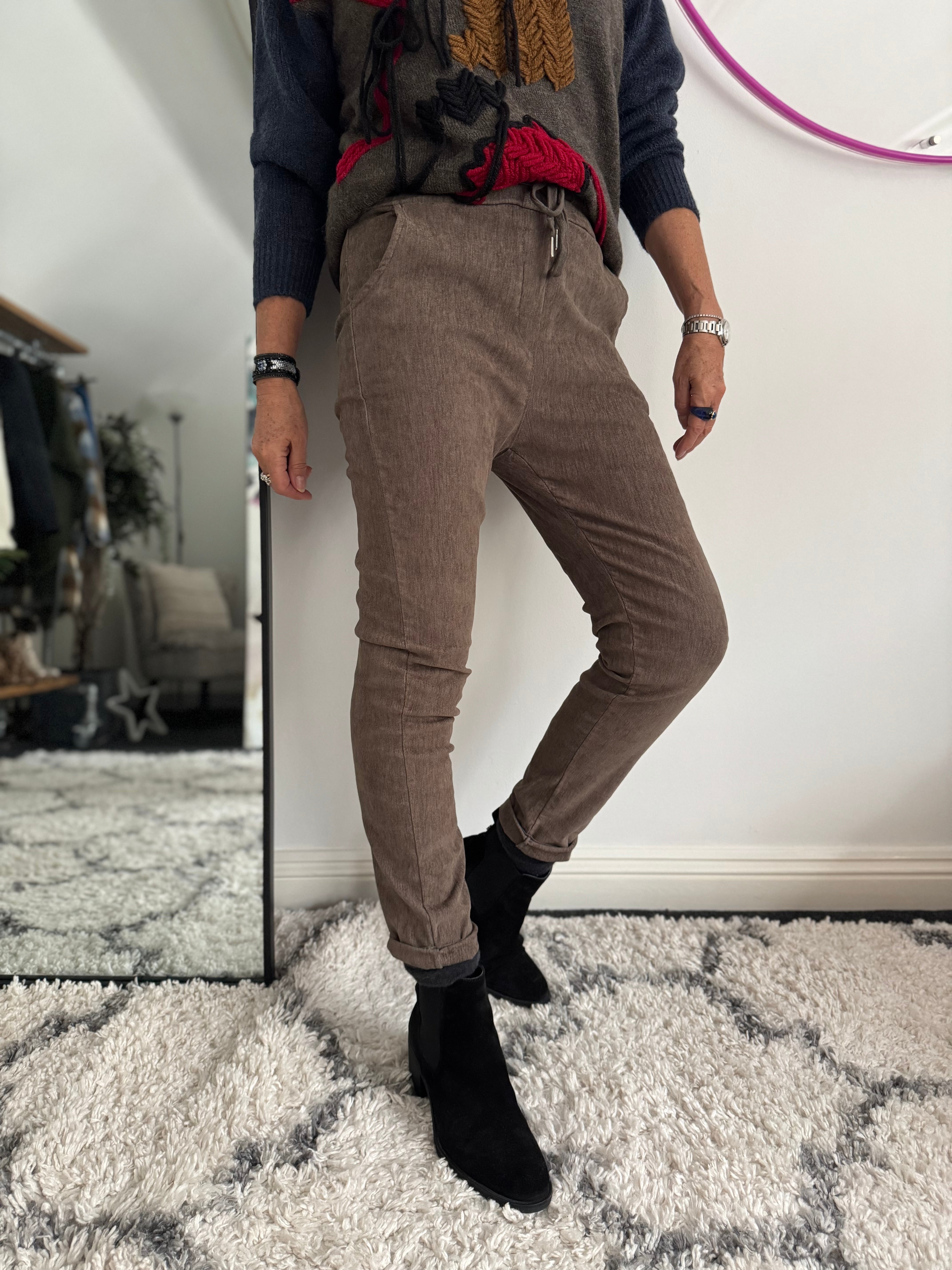 Needlecord Stretch Joggers in Mocha