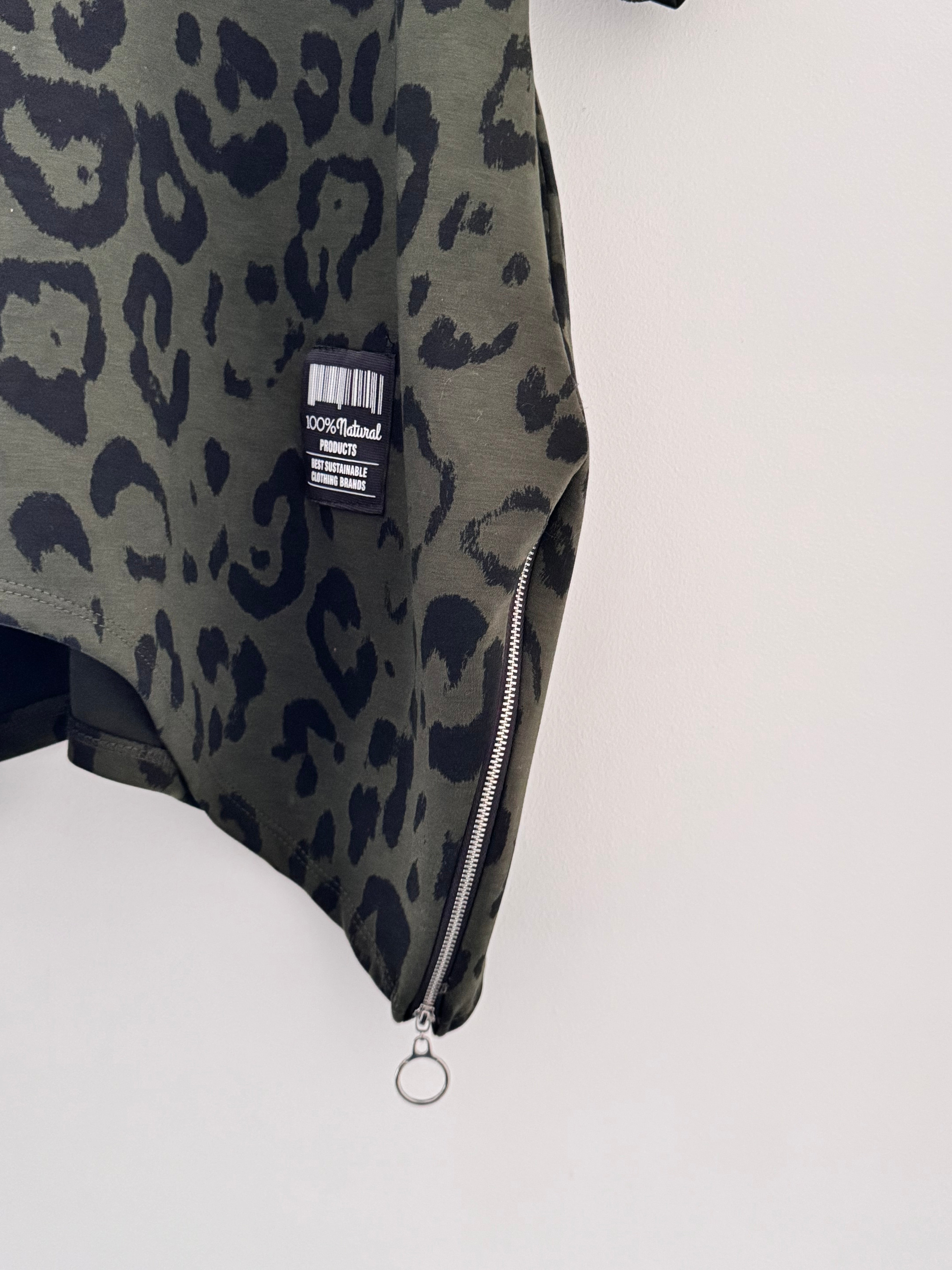 Oversized Sweatshirt in Dark Khaki Leopard