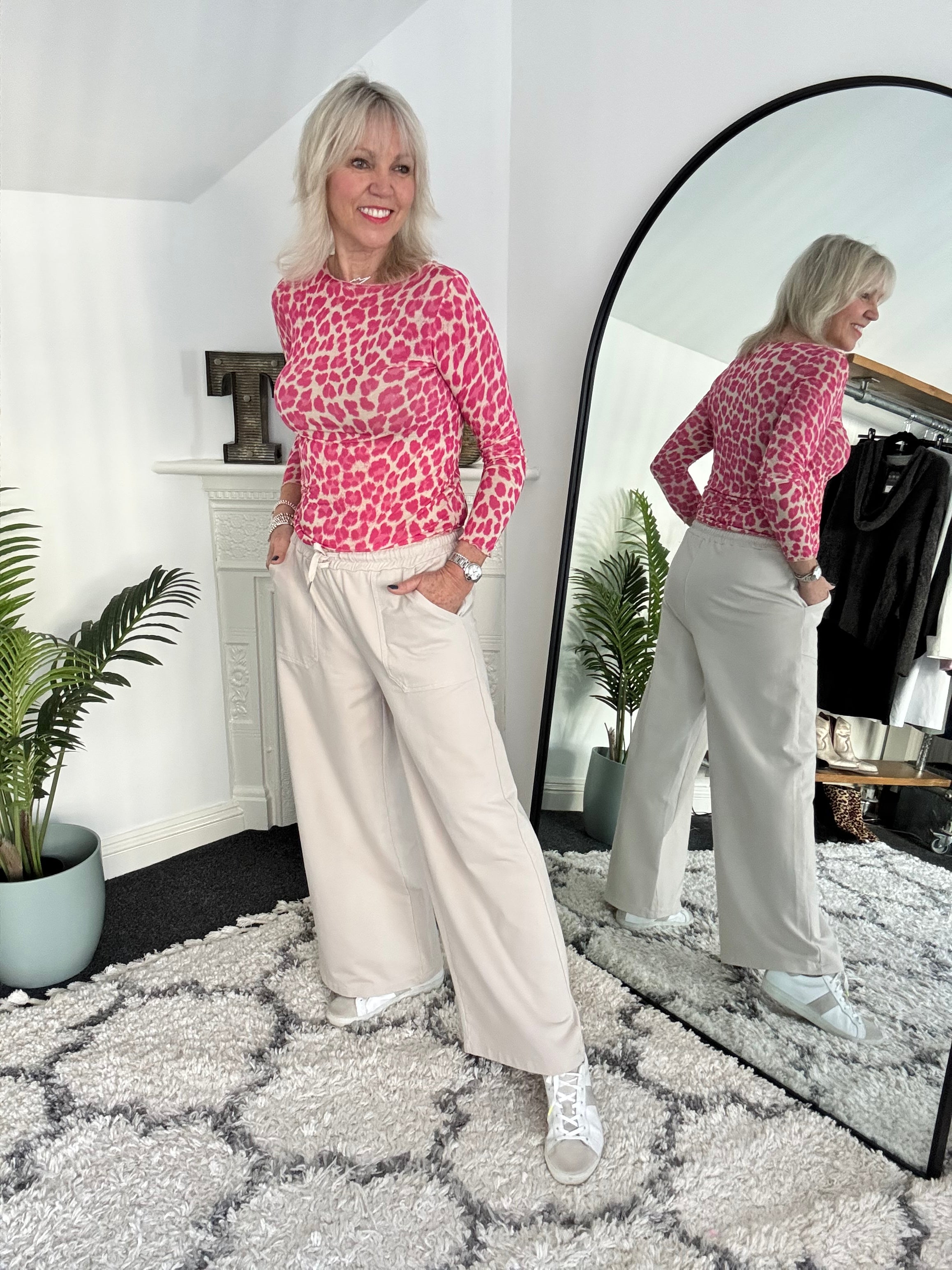 Ultrasoft Cashmere Blend Base in Fuchsia Leopard