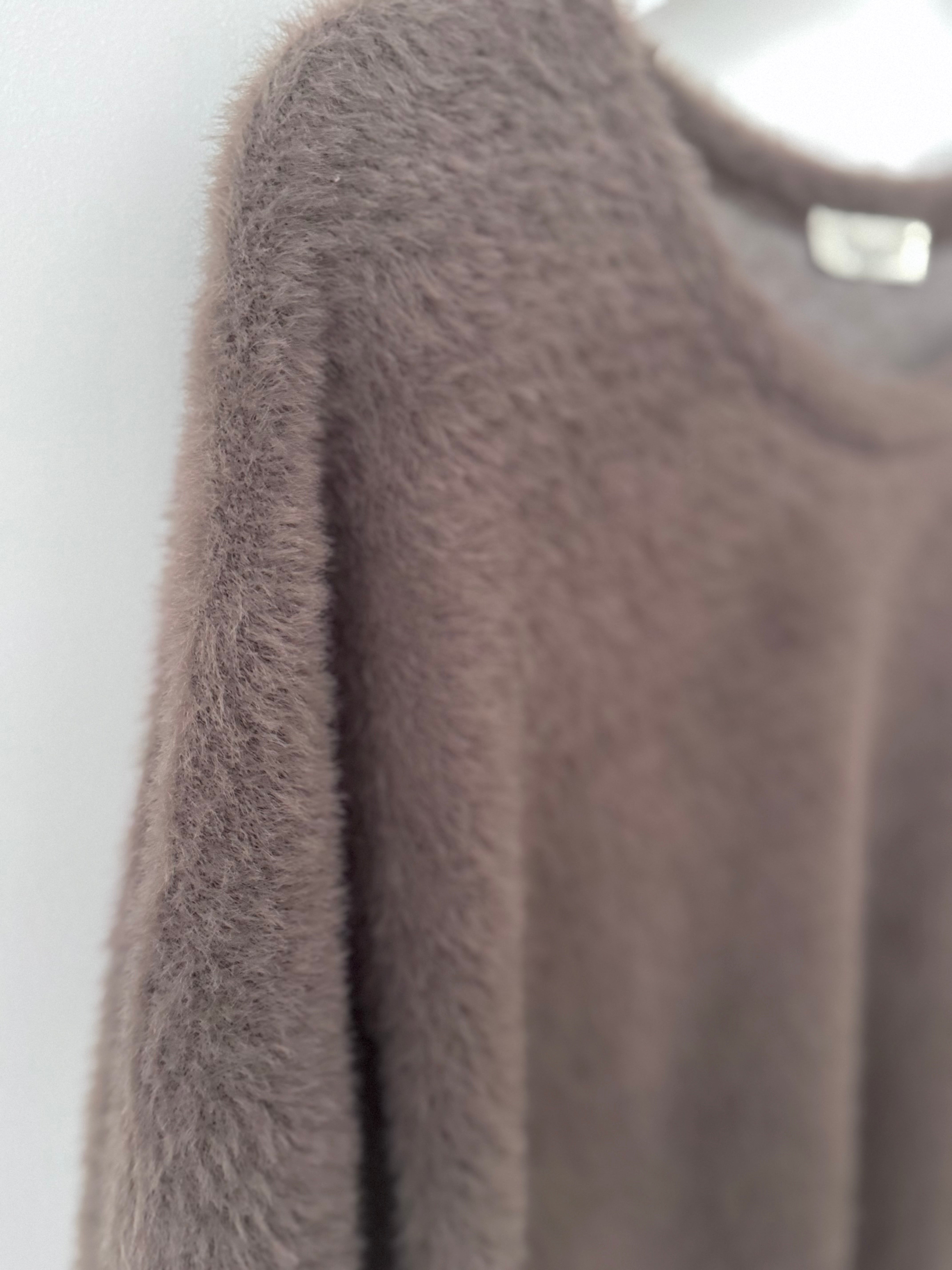 Oversized Fluffy Jumper in Mocha