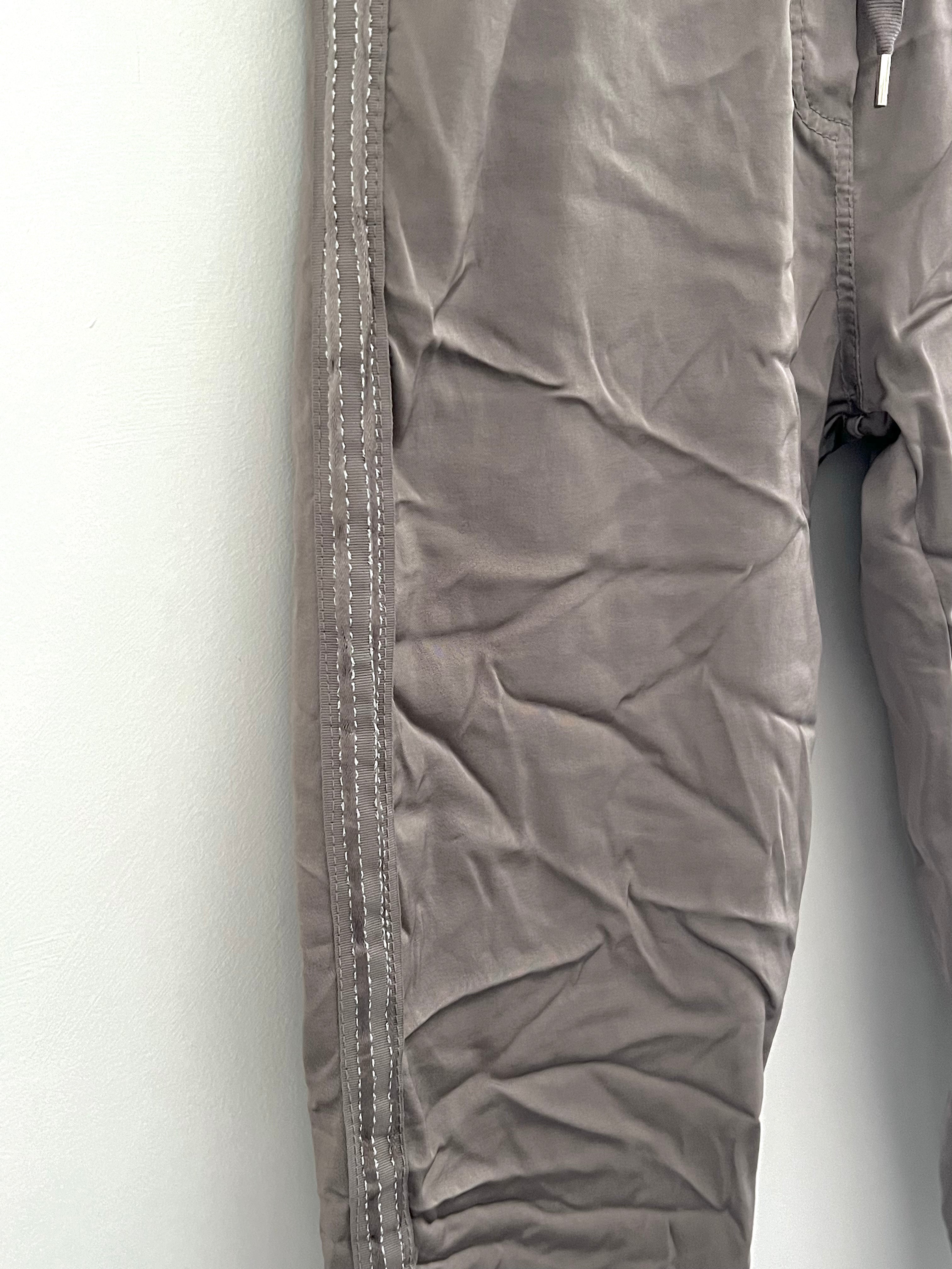 Super Stretch Glossy Joggers in Taupe