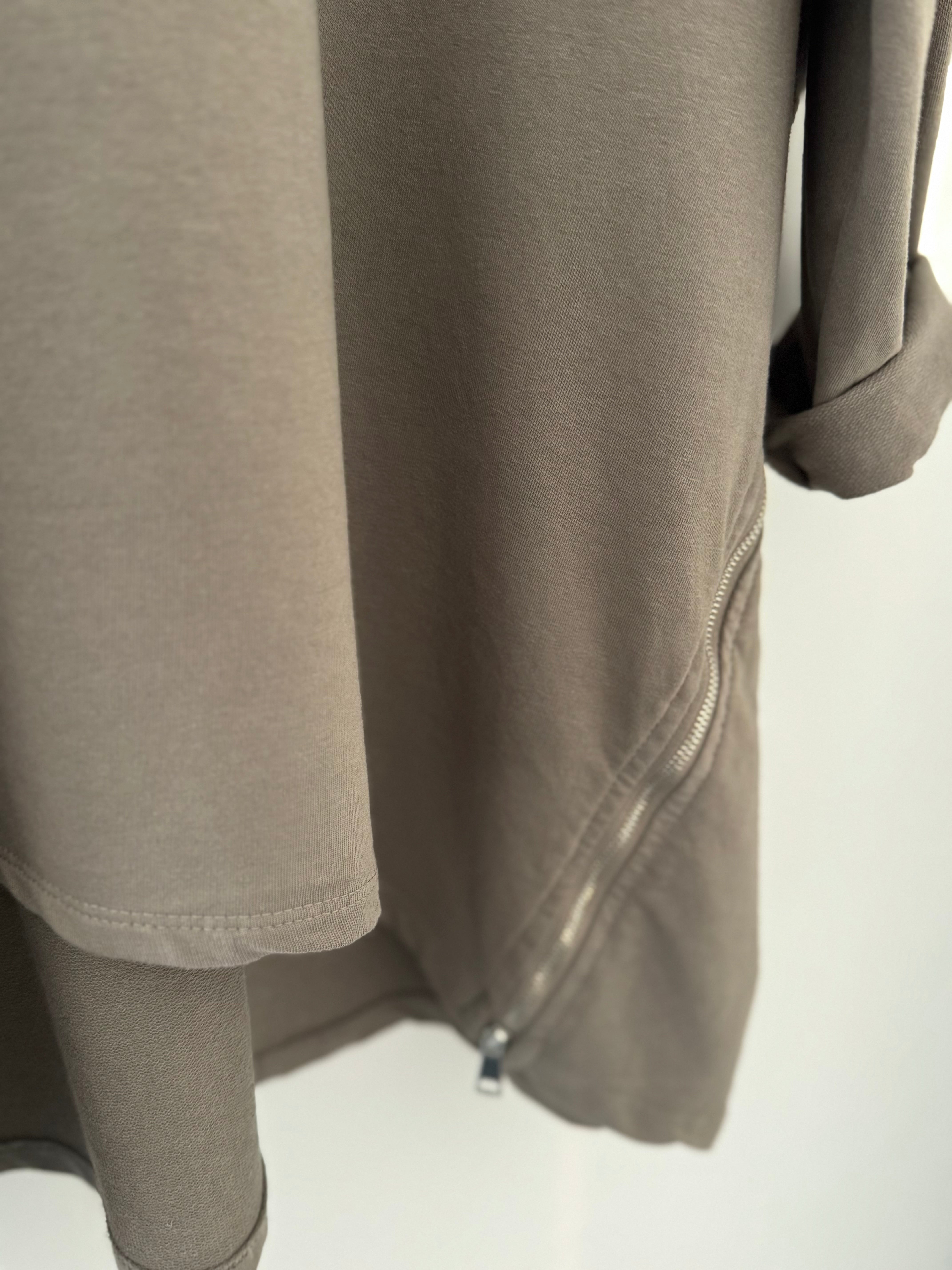 Star Sequin Sweatshirt in Mocha