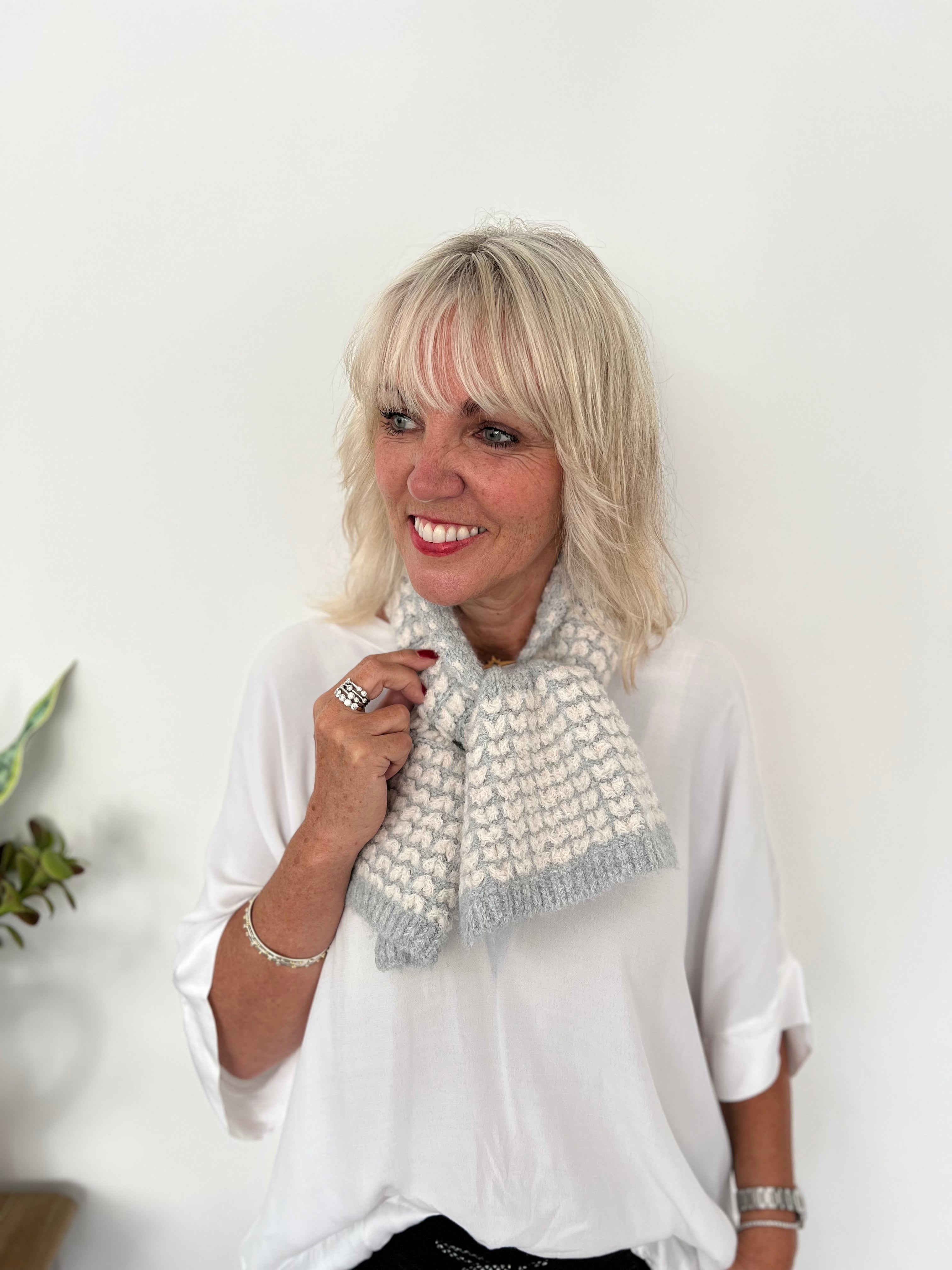 Pull Through Heart Scarf in Grey