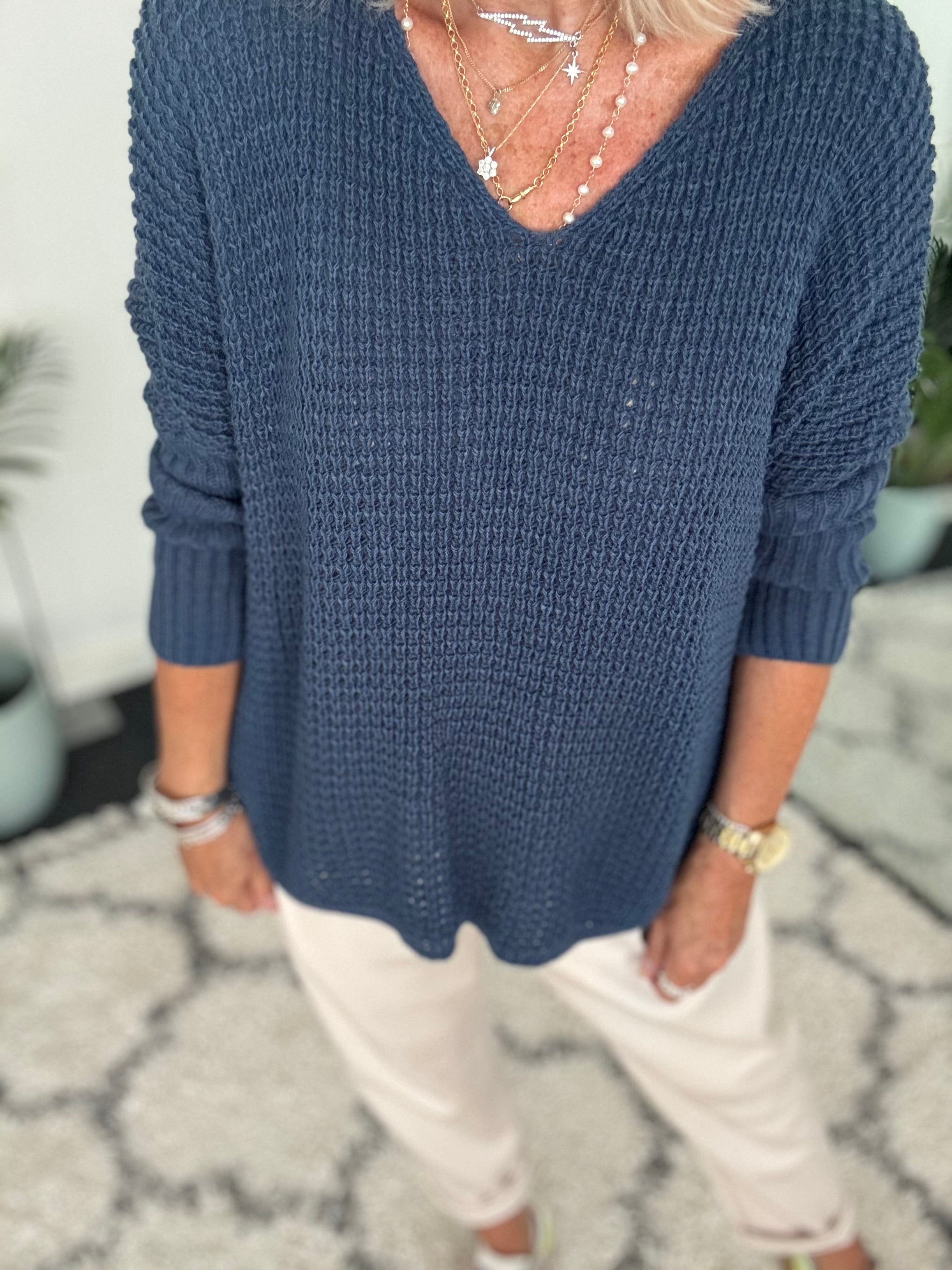 V Neck Waffle Knit in Blue
