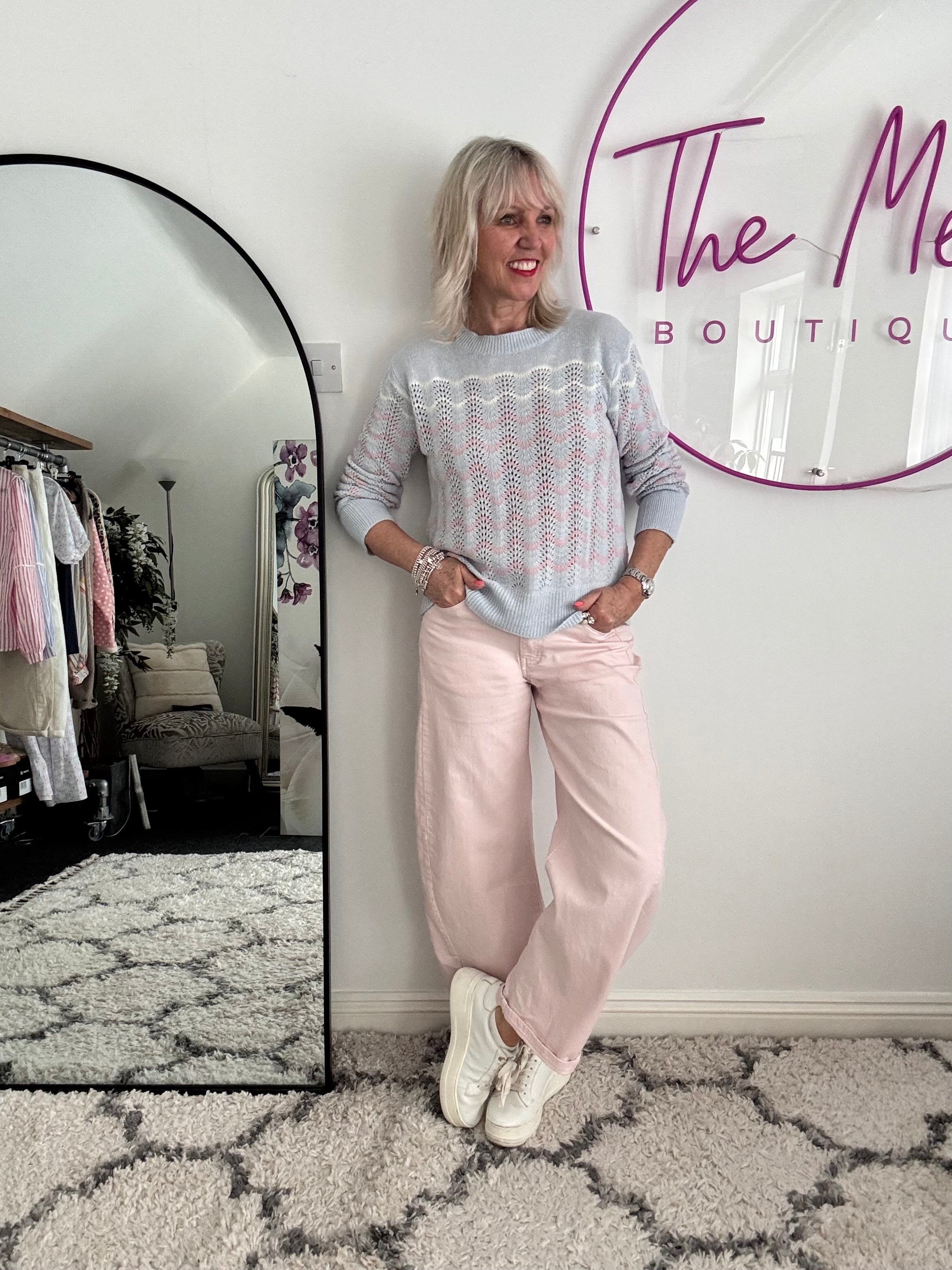 Barrel Leg Jeans in Pink
