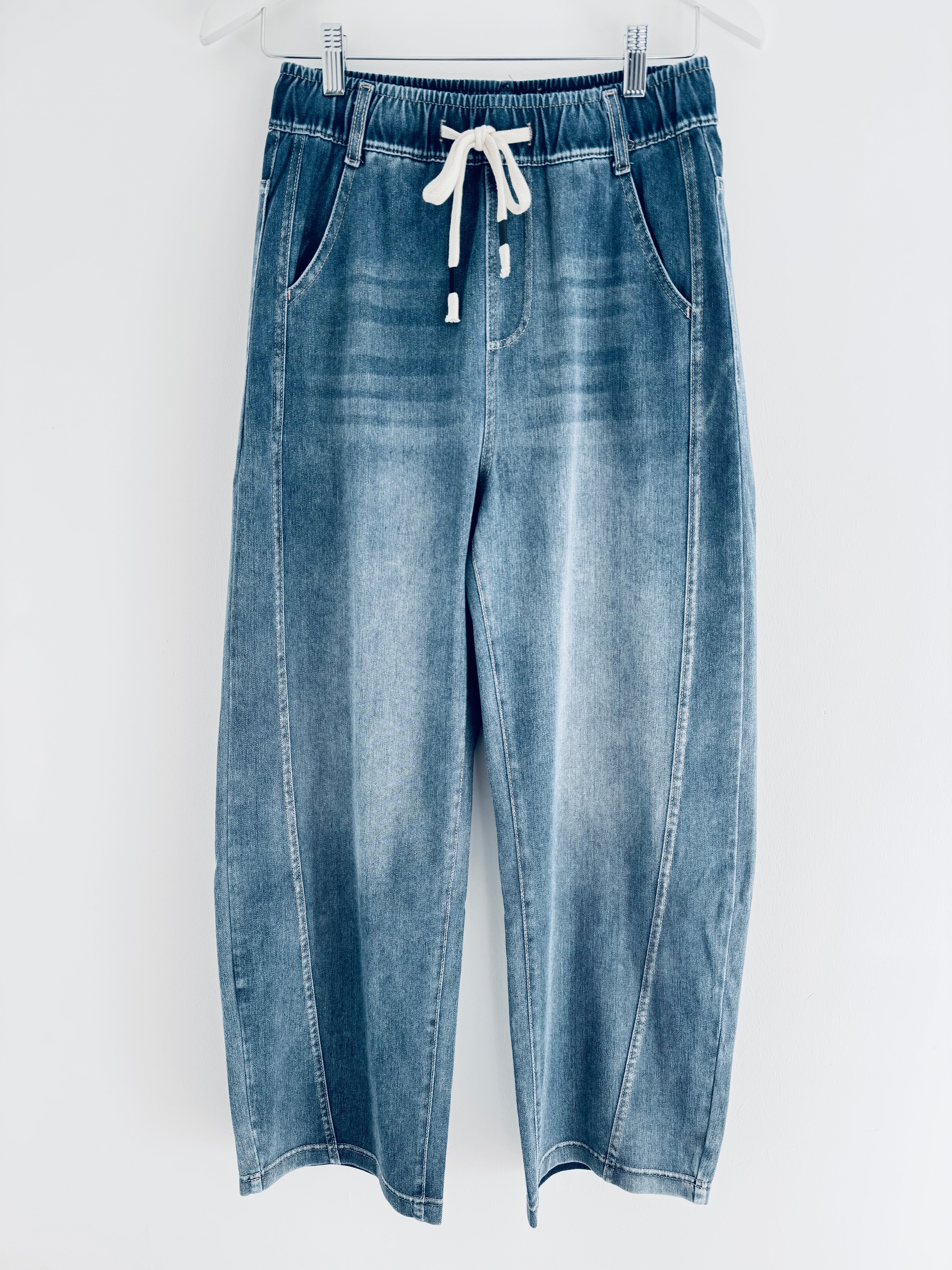 Stretch Barrel Leg Joggers in Mid Denim