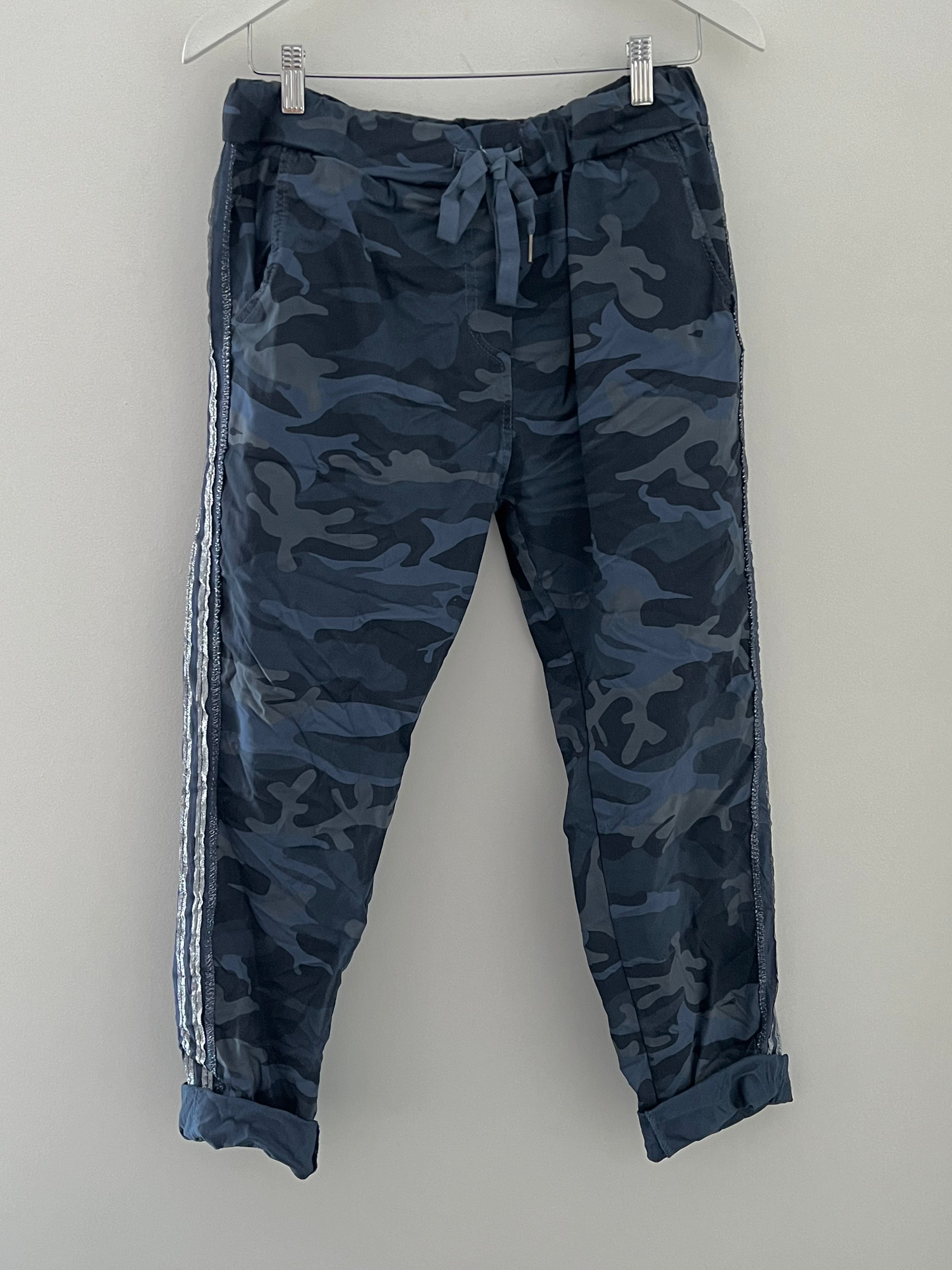 Camo stripe deals joggers
