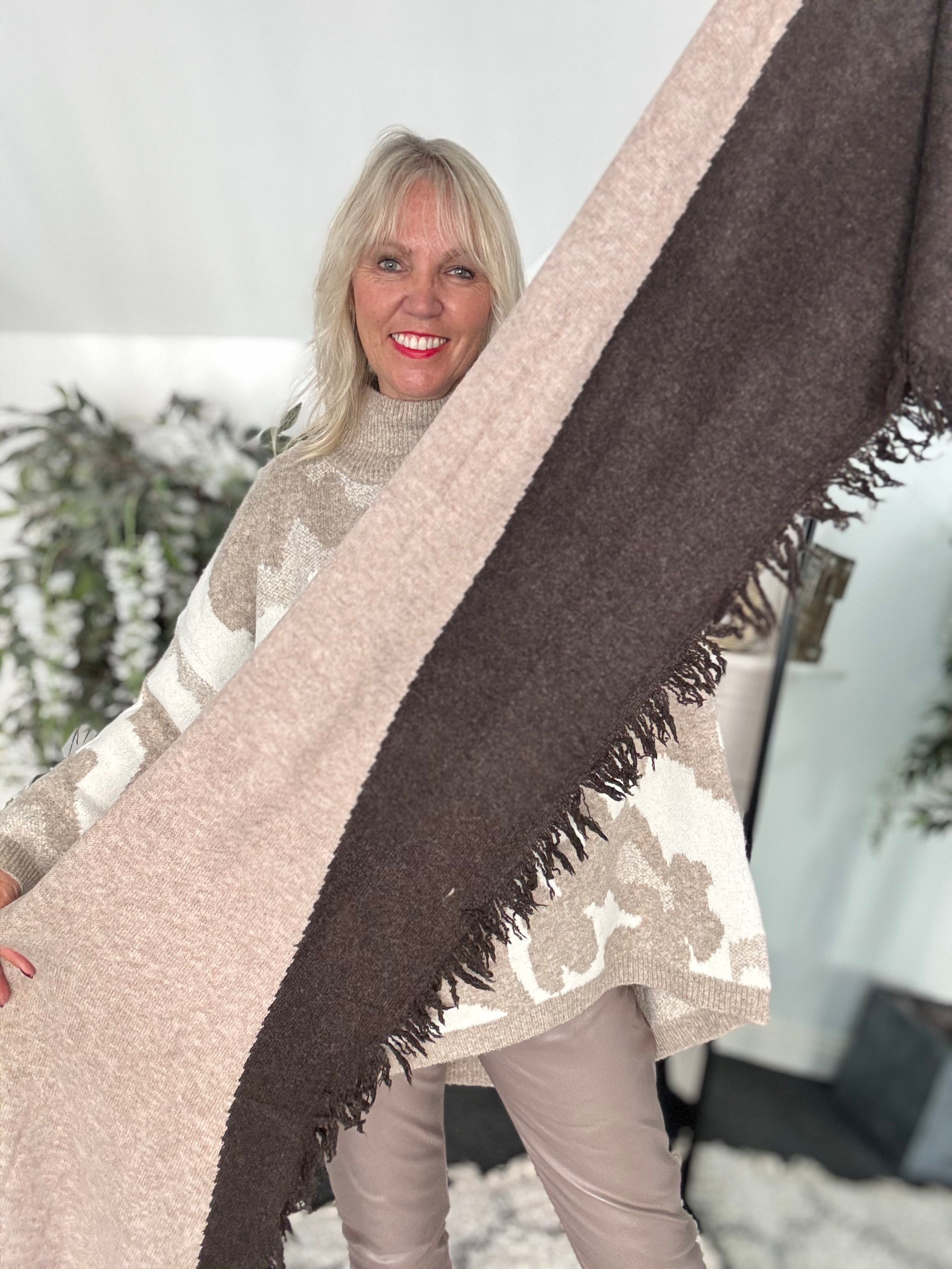 Soft Fringe Scarf in Chocolate & Latte