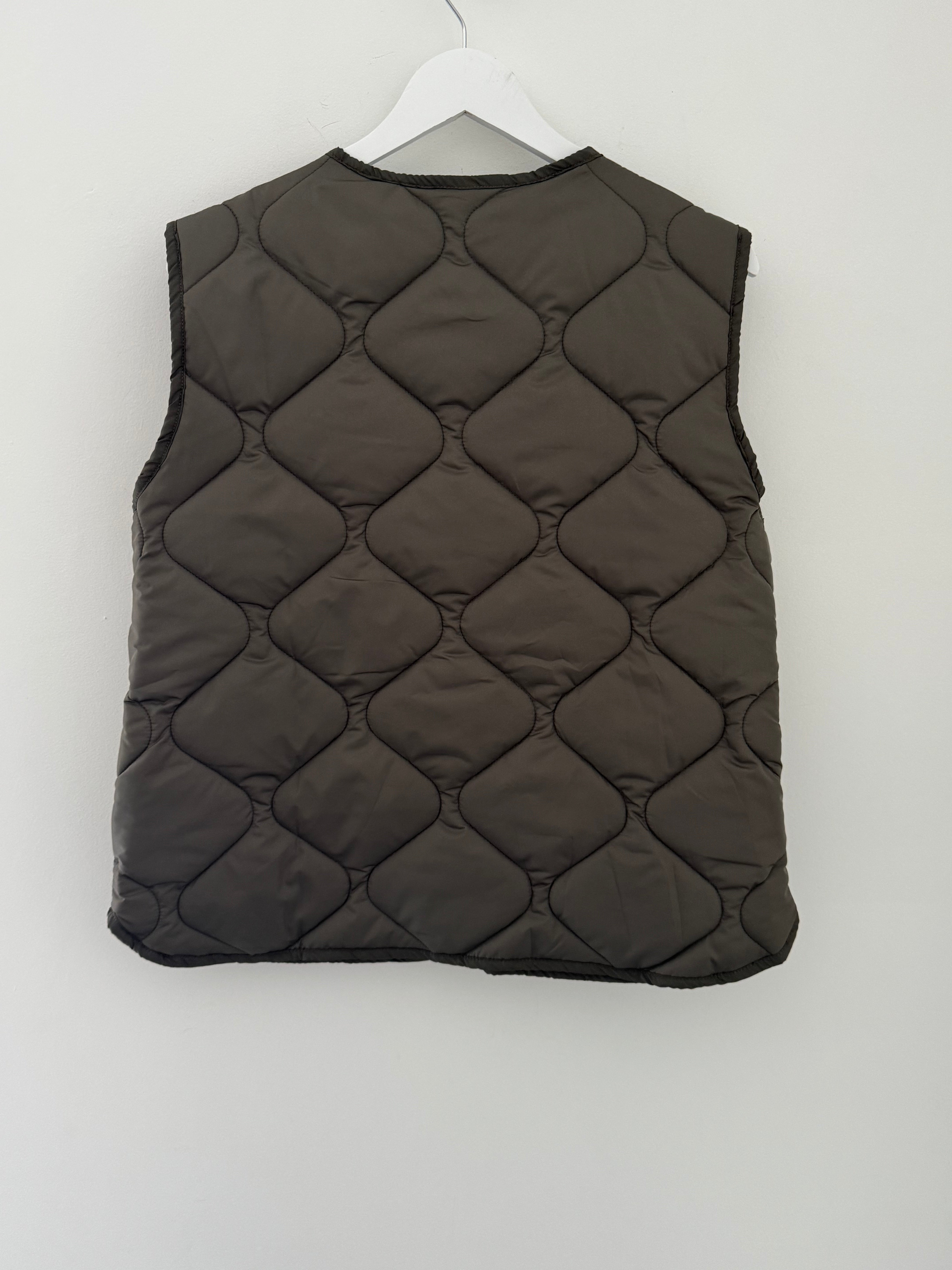 Reversible Quilted Gilet in Khaki & Leopard