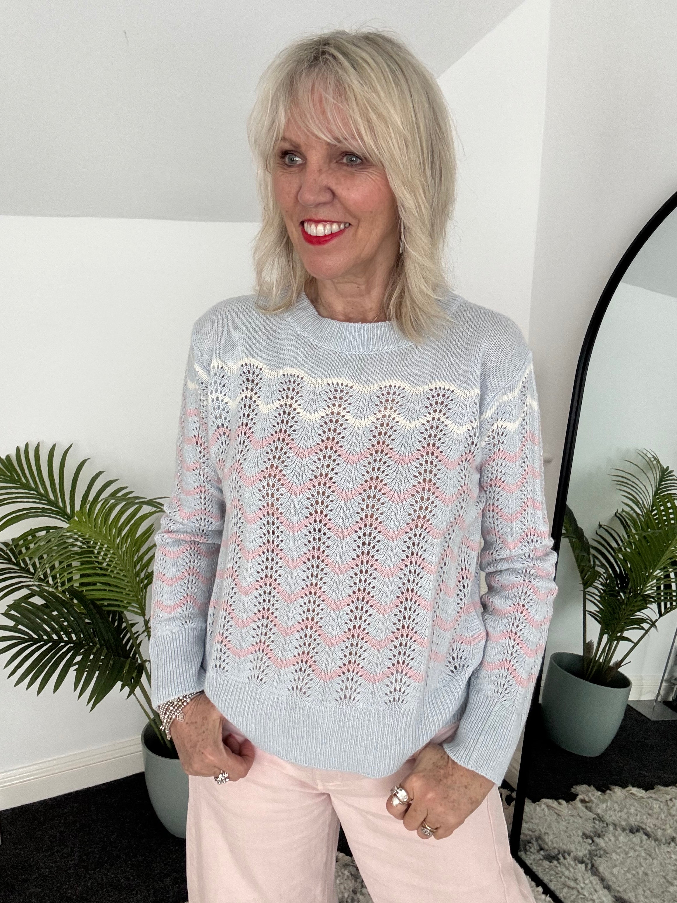 Wavy Cashmere Jumper in Blue & Pink
