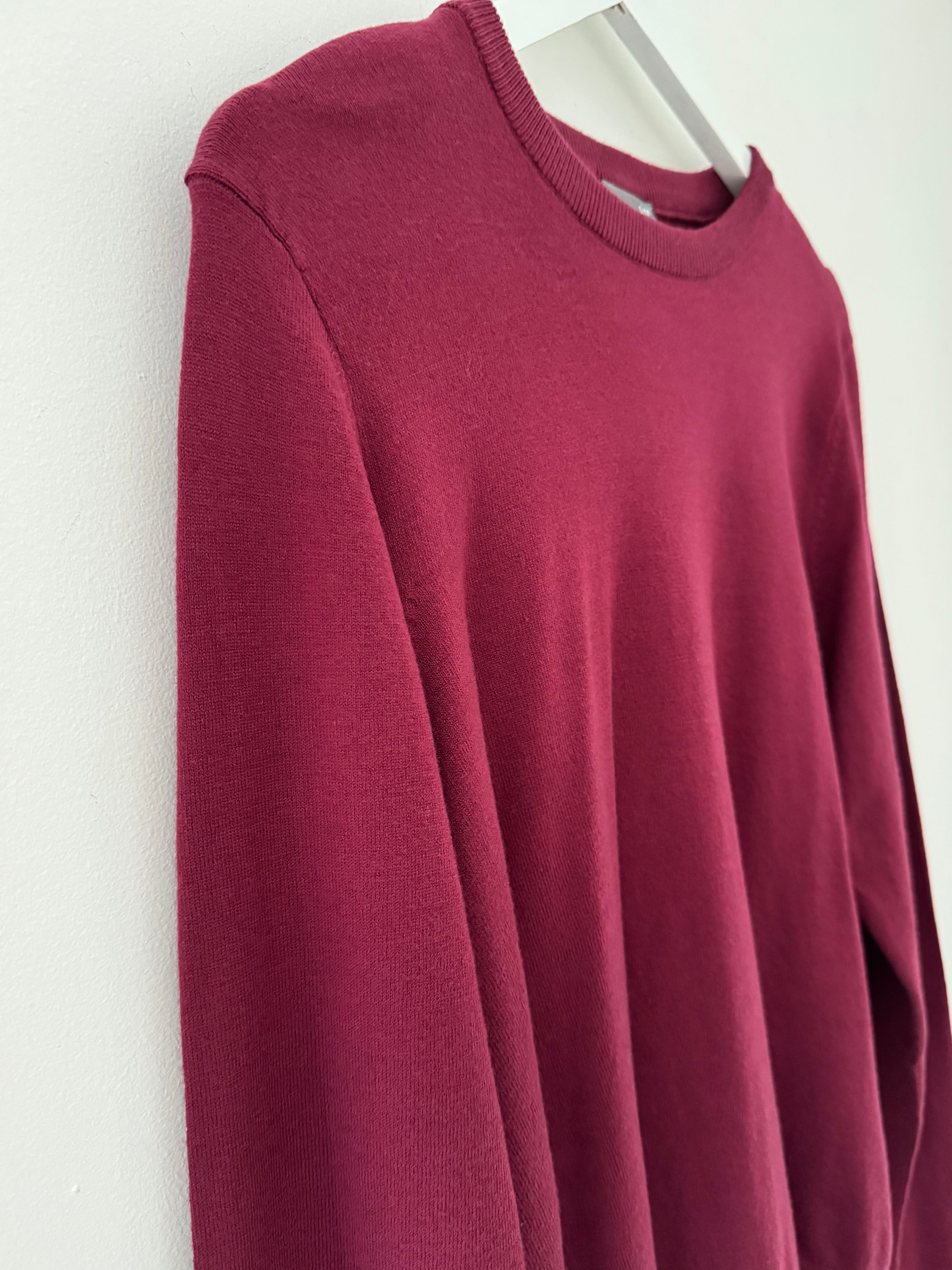 Fine Knit Round Neck Jumper in Berry