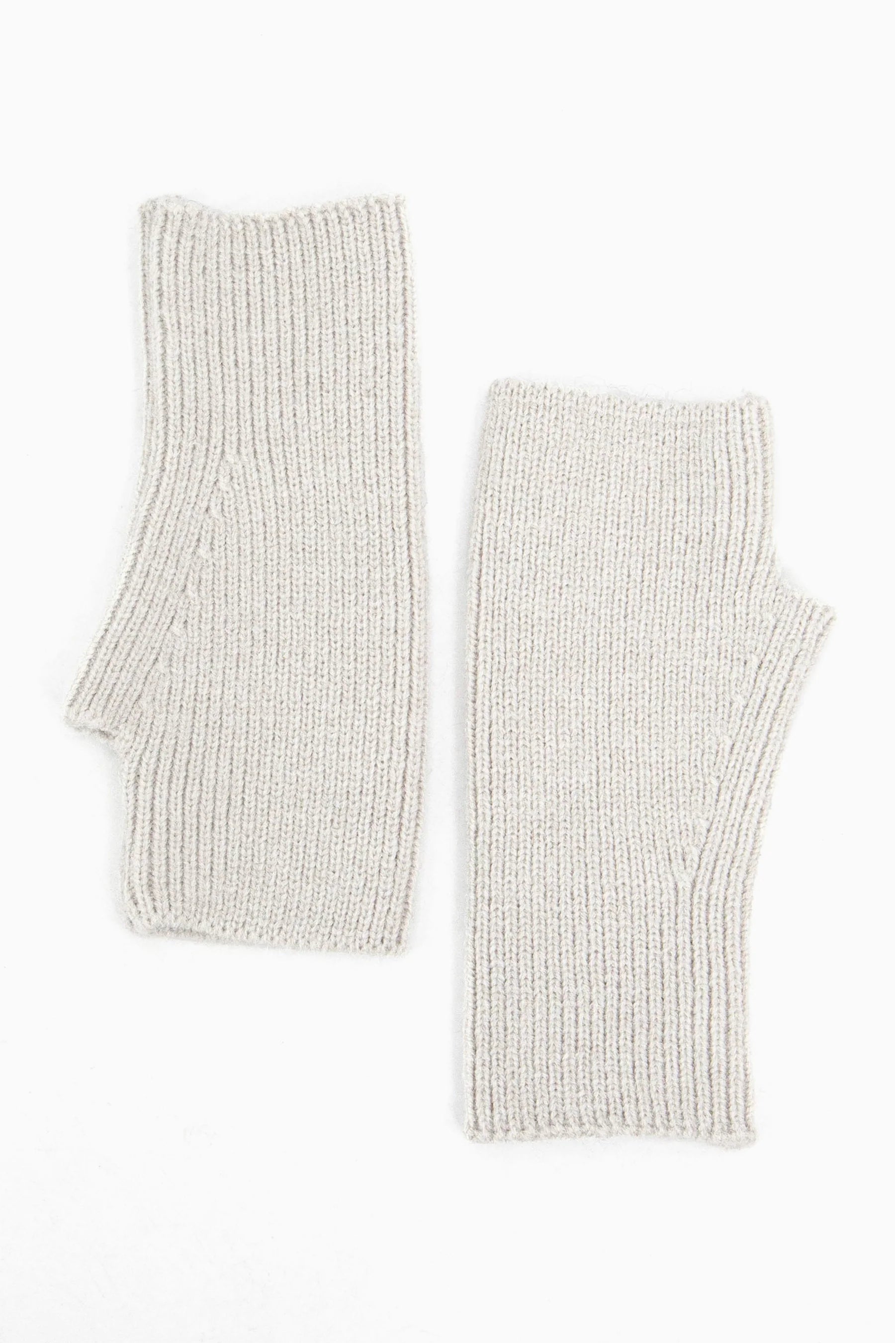 Soft Wristwarmer Gloves in Pale Grey