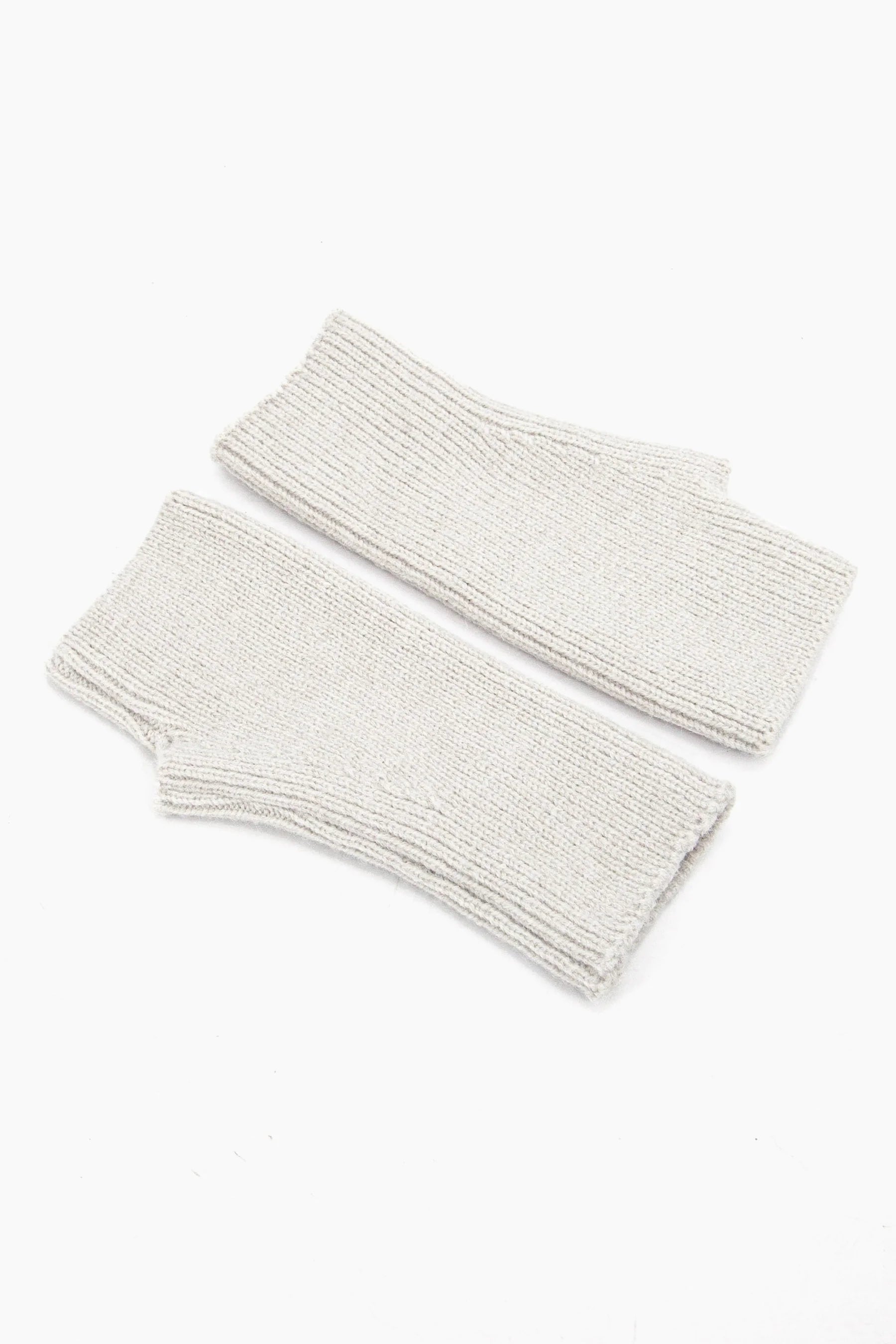 Soft Wristwarmer Gloves in Pale Grey