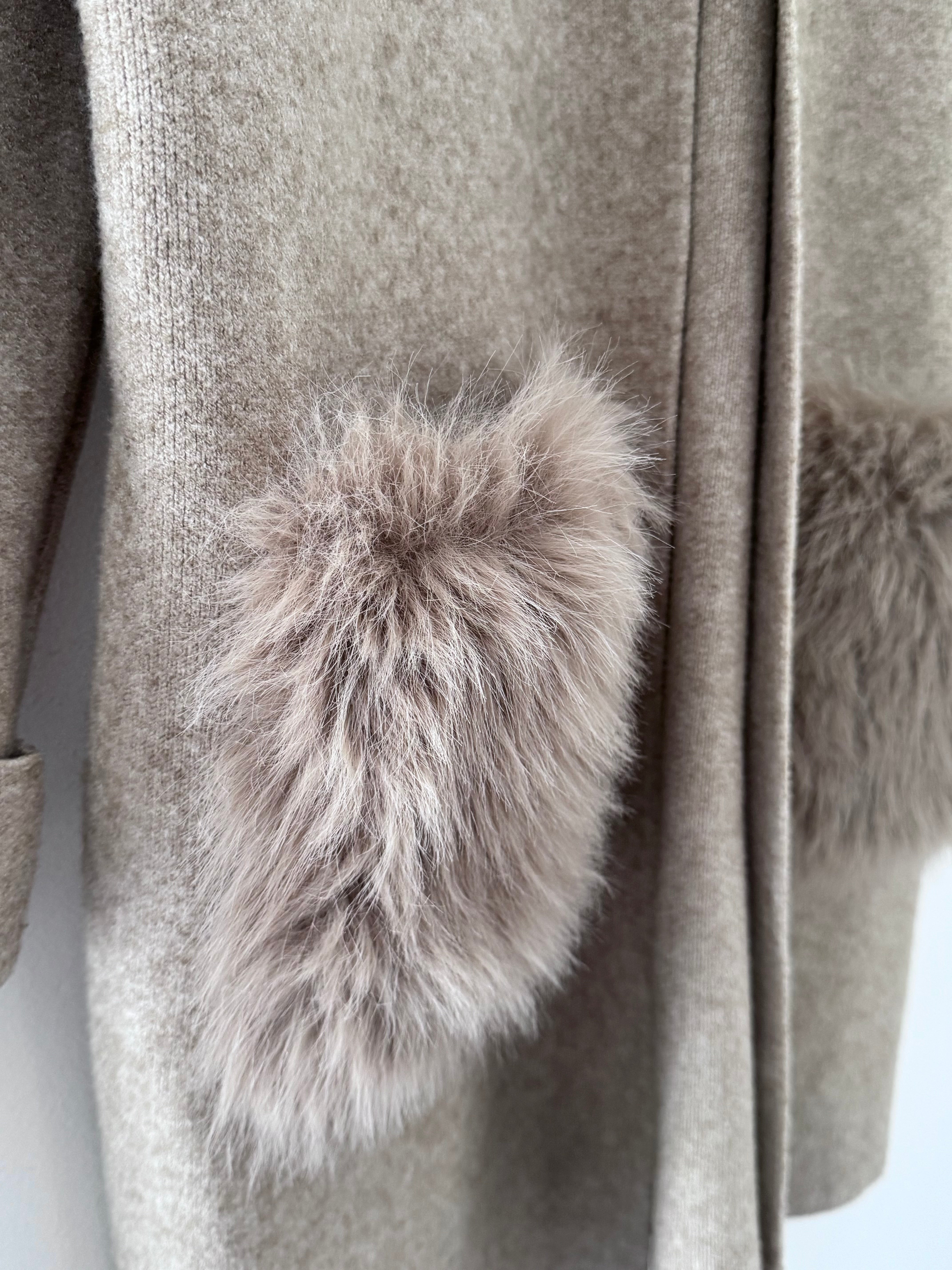 Cardi Jacket with Fur Pockets in Stone