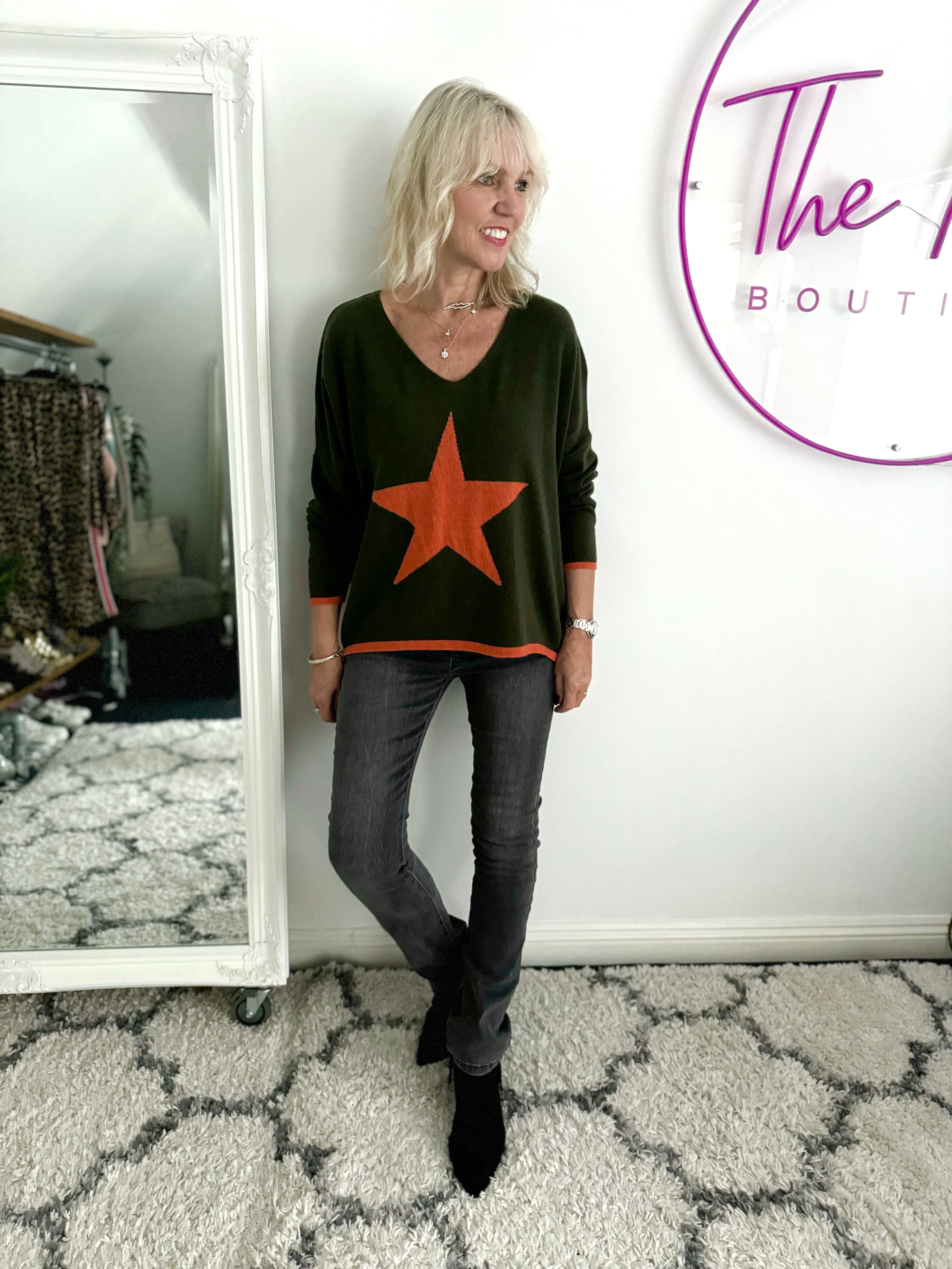 Star Cashmere V Neck Jumper in Khaki & Orange