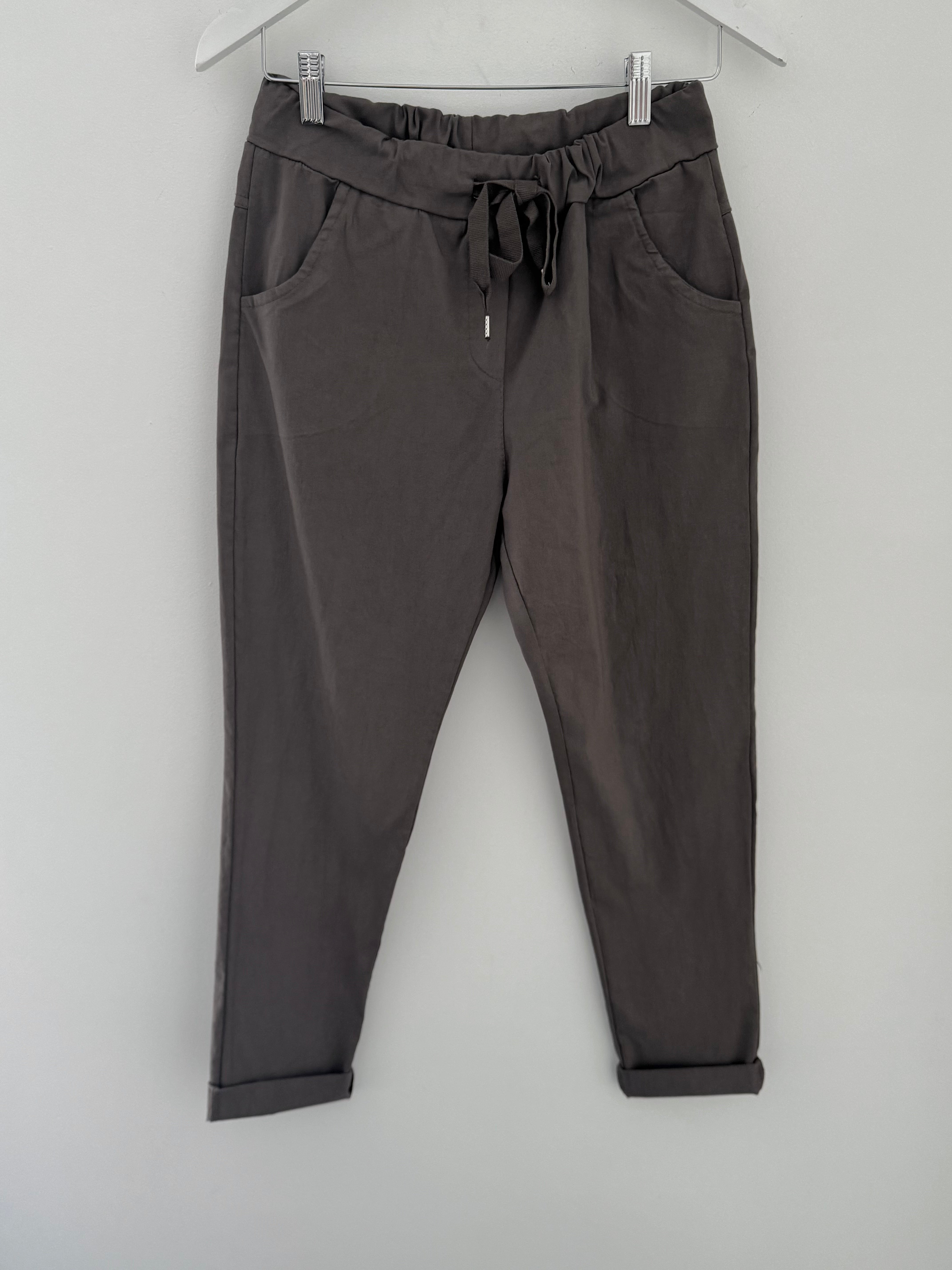 Slimfit Stretch Cotton Joggers in Mocha