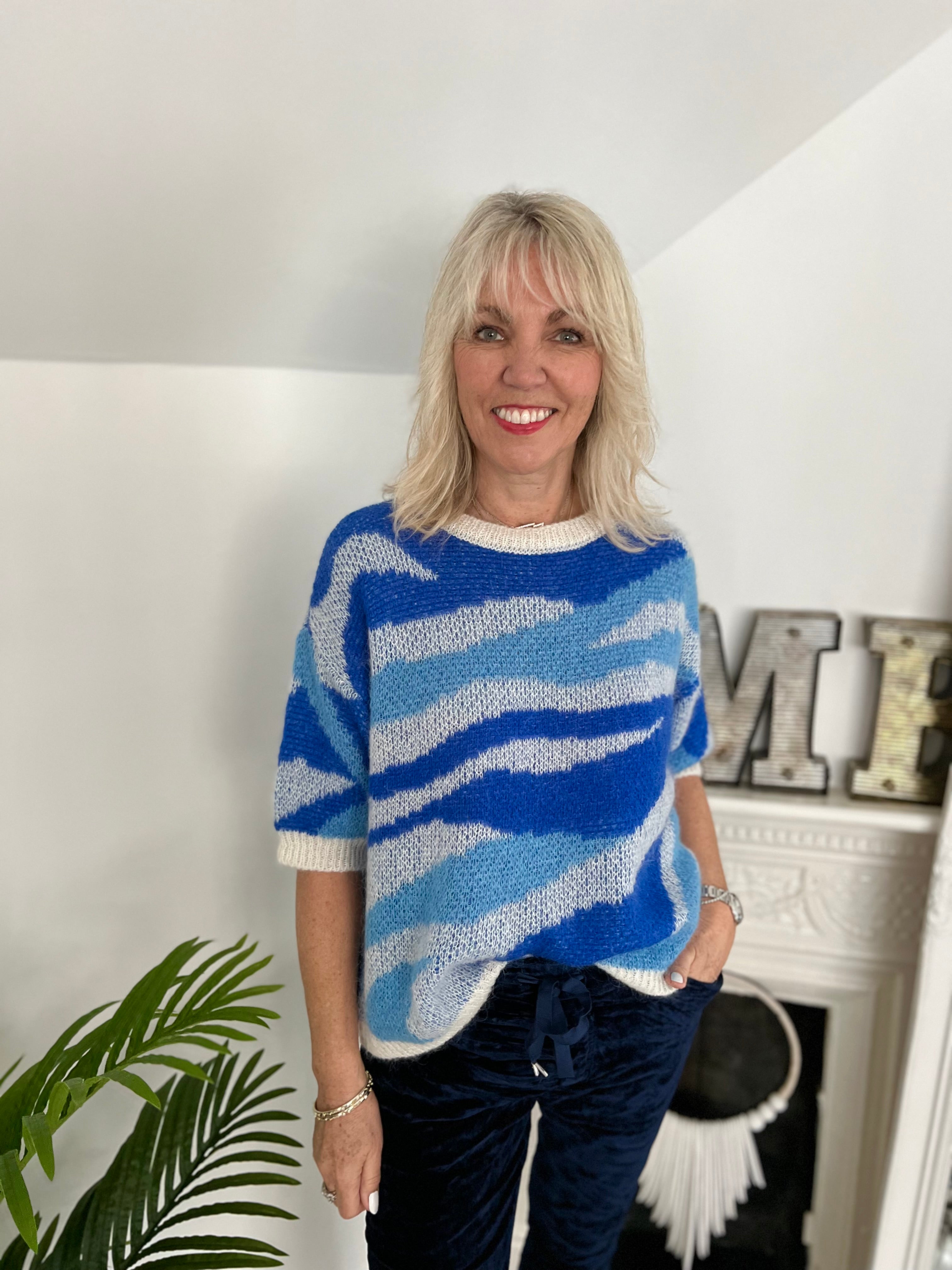 Round Neck Knit in Shades of Blue