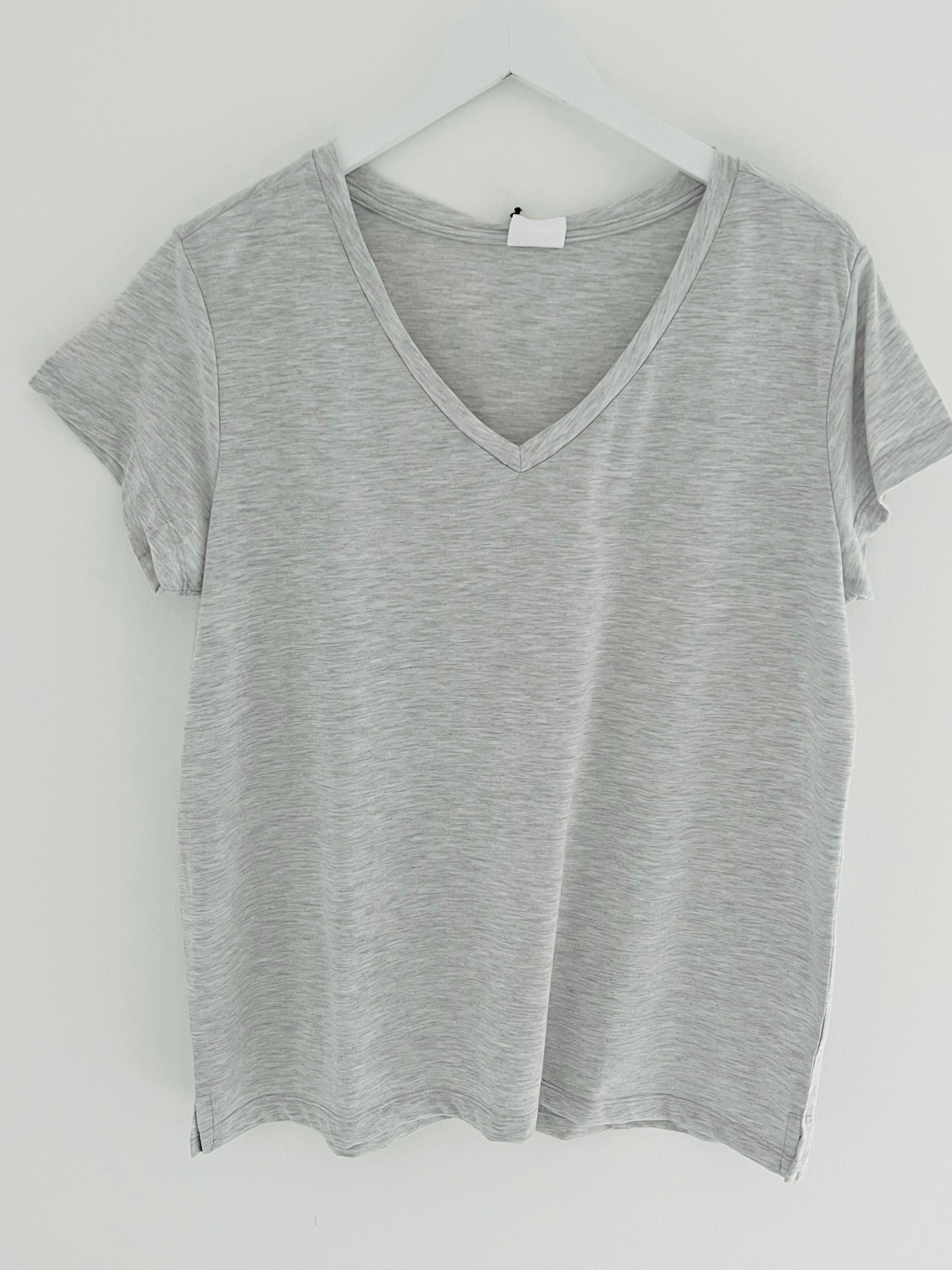 Cotton V Neck Tee in Marl Grey