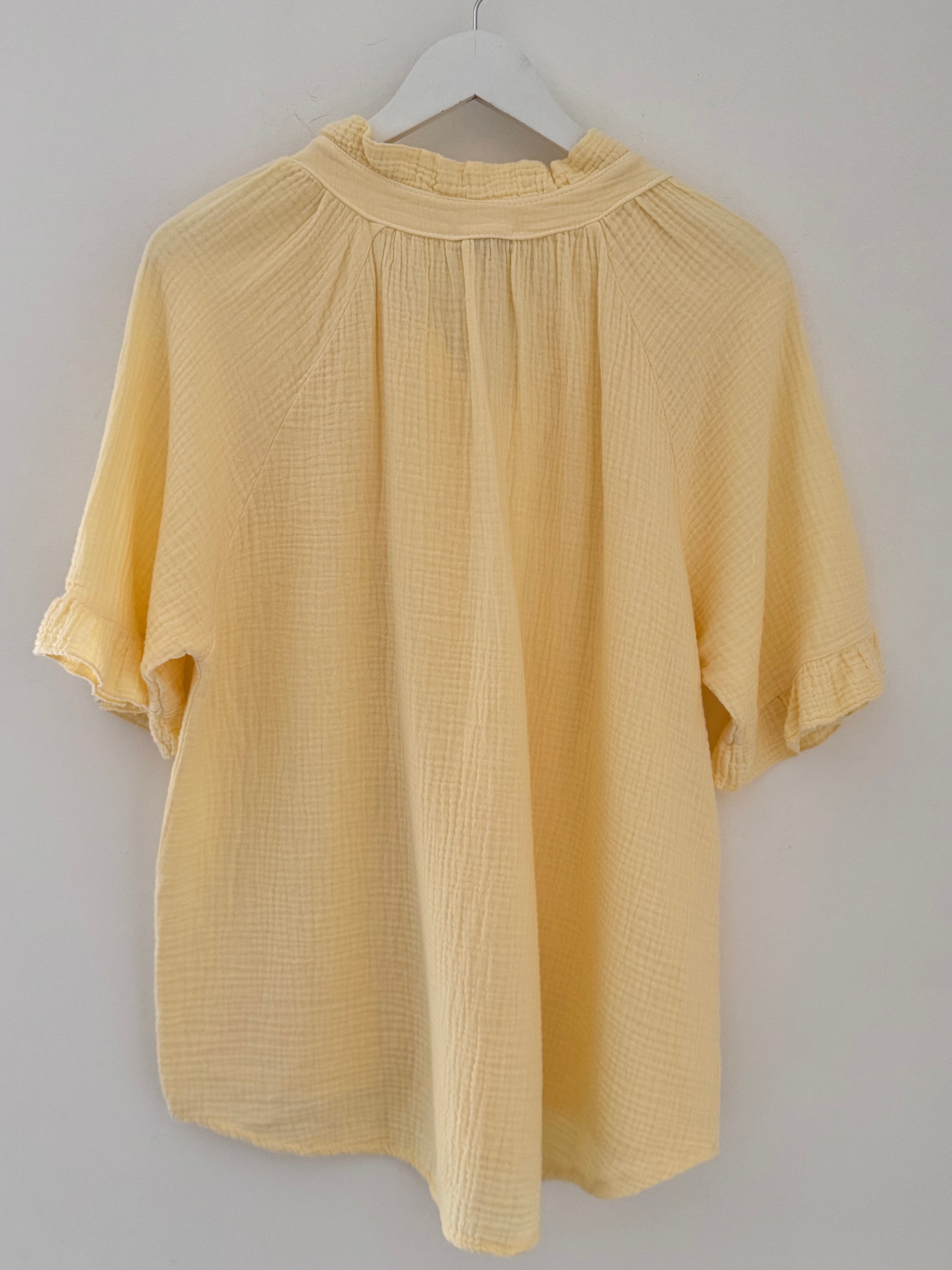 Short Sleeve Cheesecloth Shirt in Soft Lemon