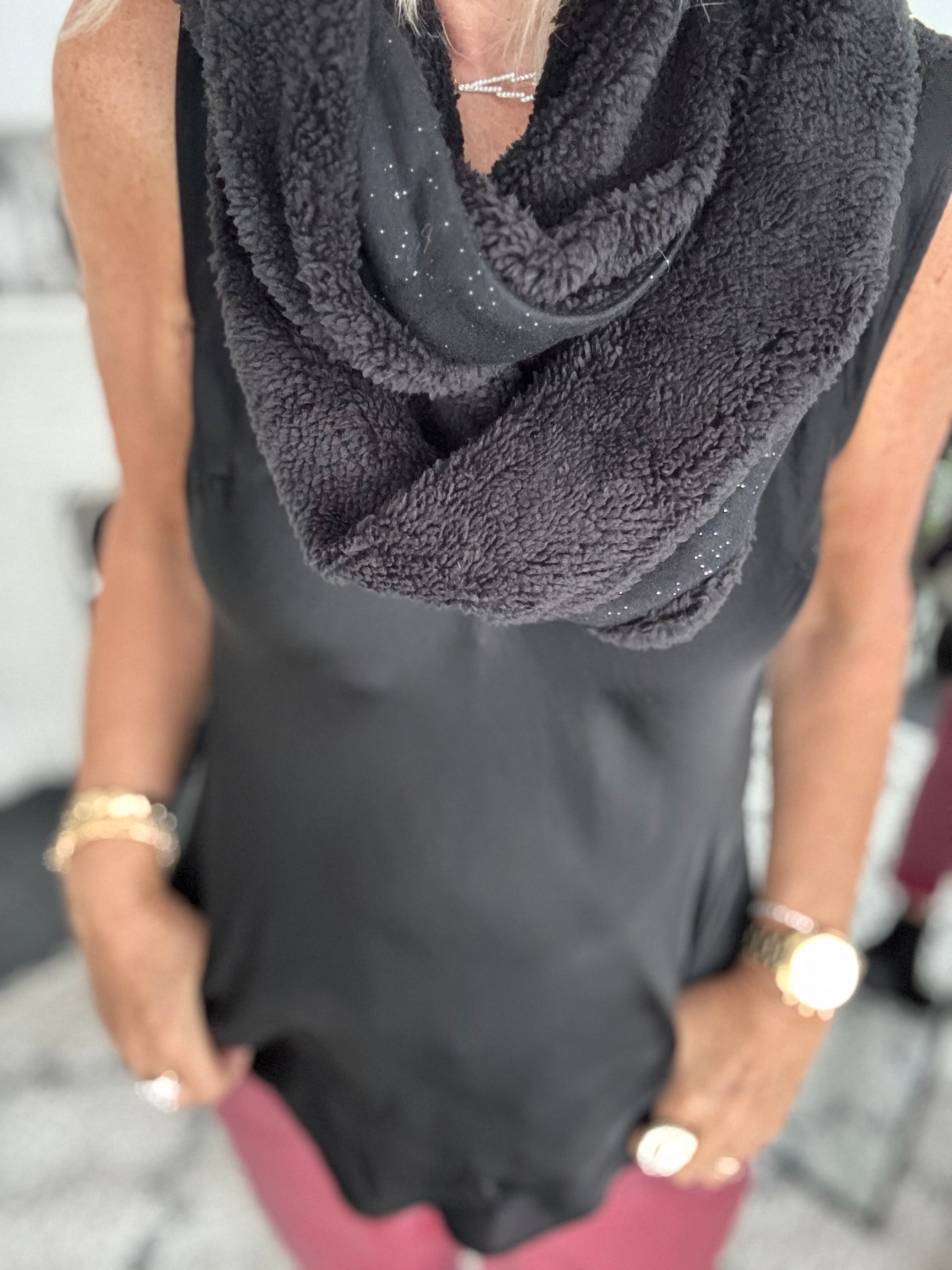 Shimmer & Fur Snood in Black